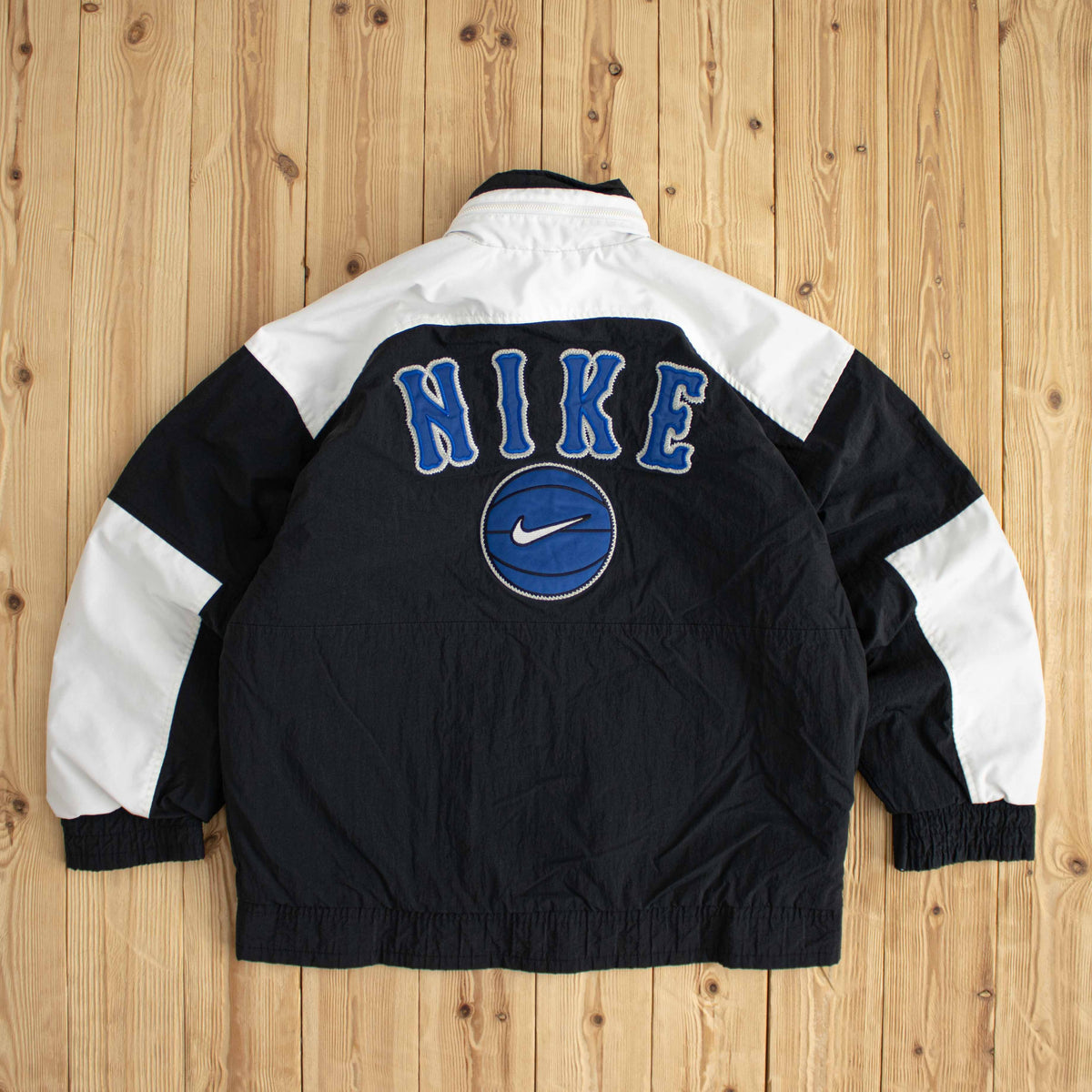 (S/M) Nike Swoosh Vintage Embroidered Puffer Jacket Black