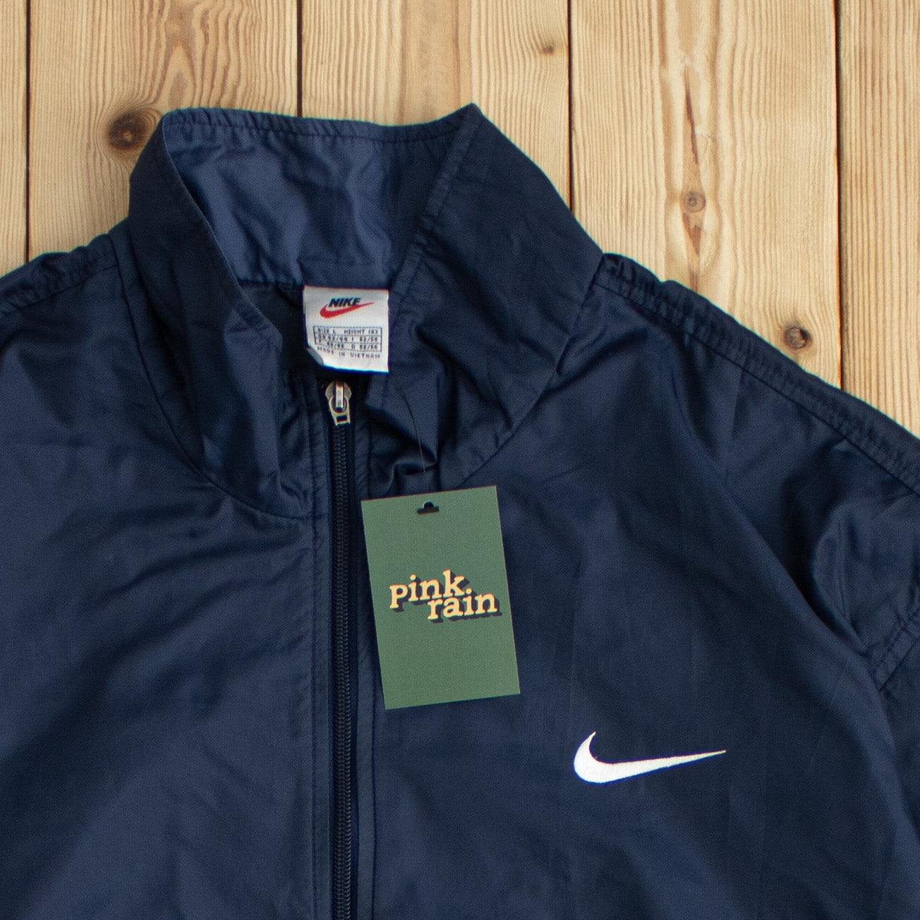 (L) Vintage Nike Essential Embroidered Jacket