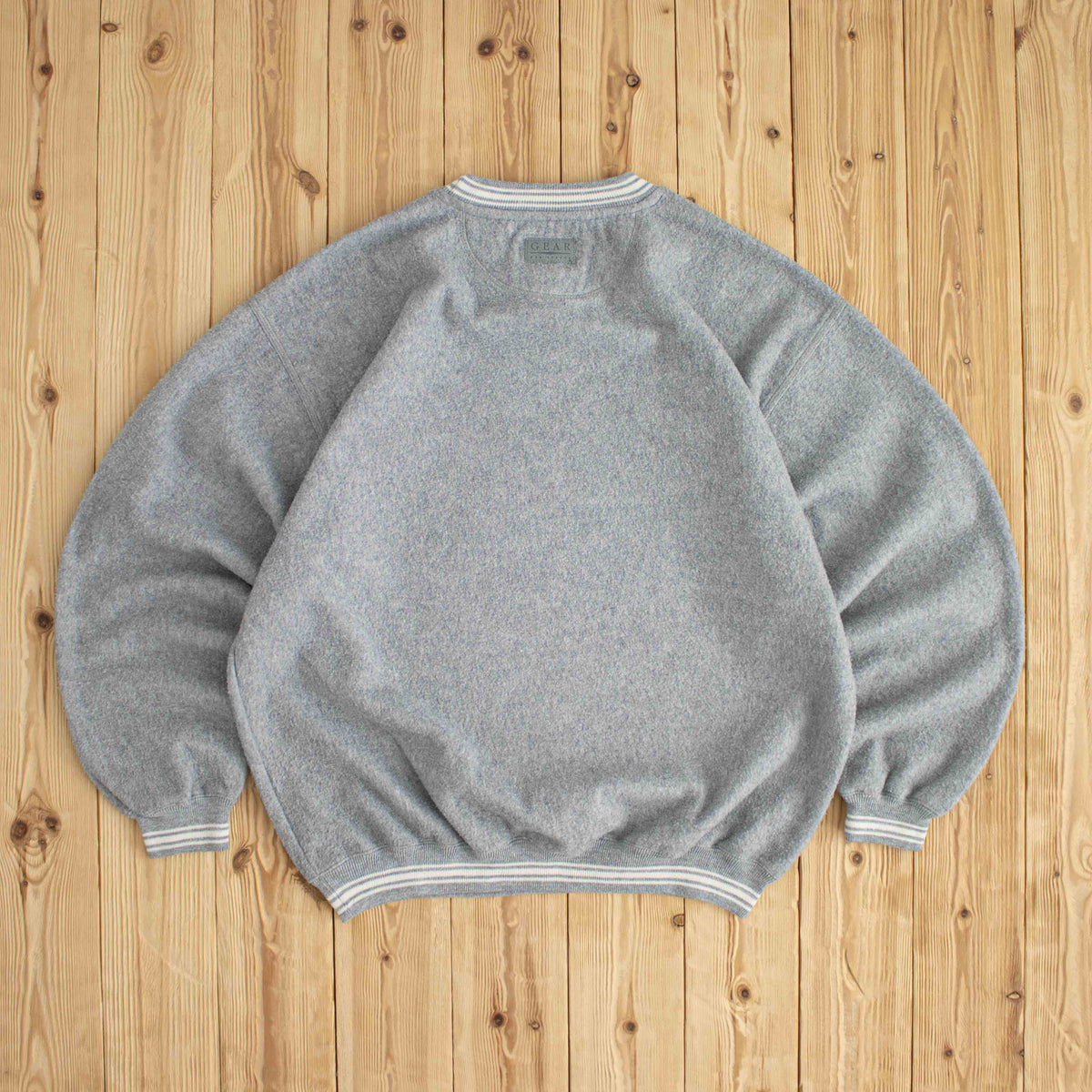(L) NBL Cleveland Indians Vintage Embroidered Sweatshirt Gray