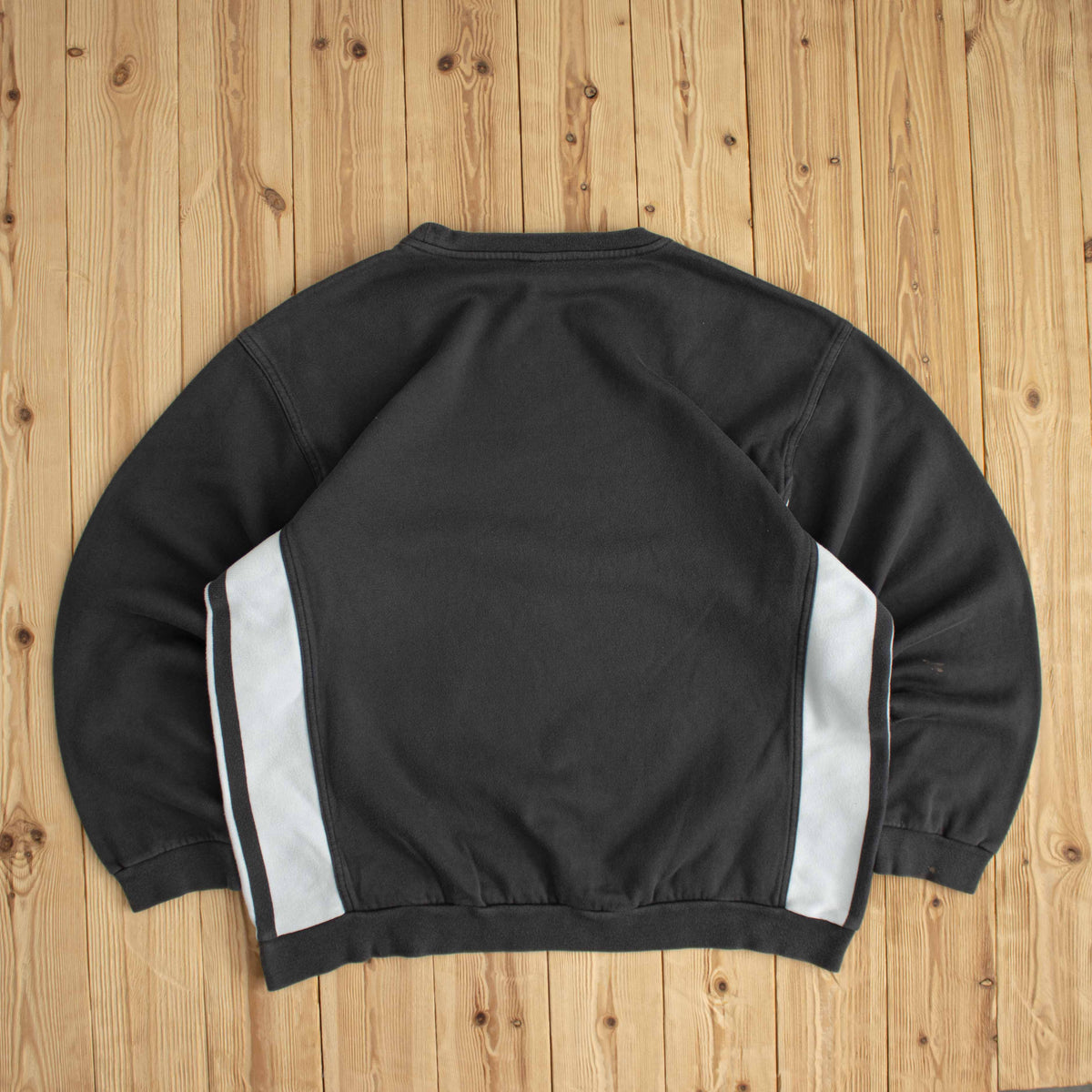 (XL) Nike Vintage Essential Embroidered Sweatshirt Gray