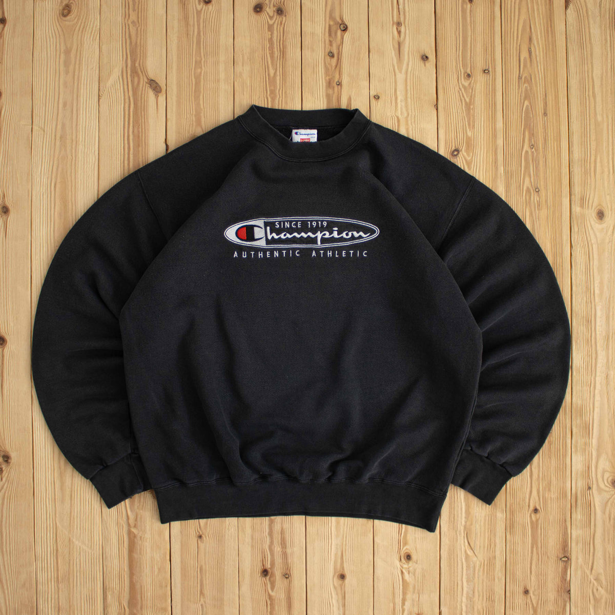 (L) Champion Authentic Athletic Vintage Embroidered Sweatshirt Black