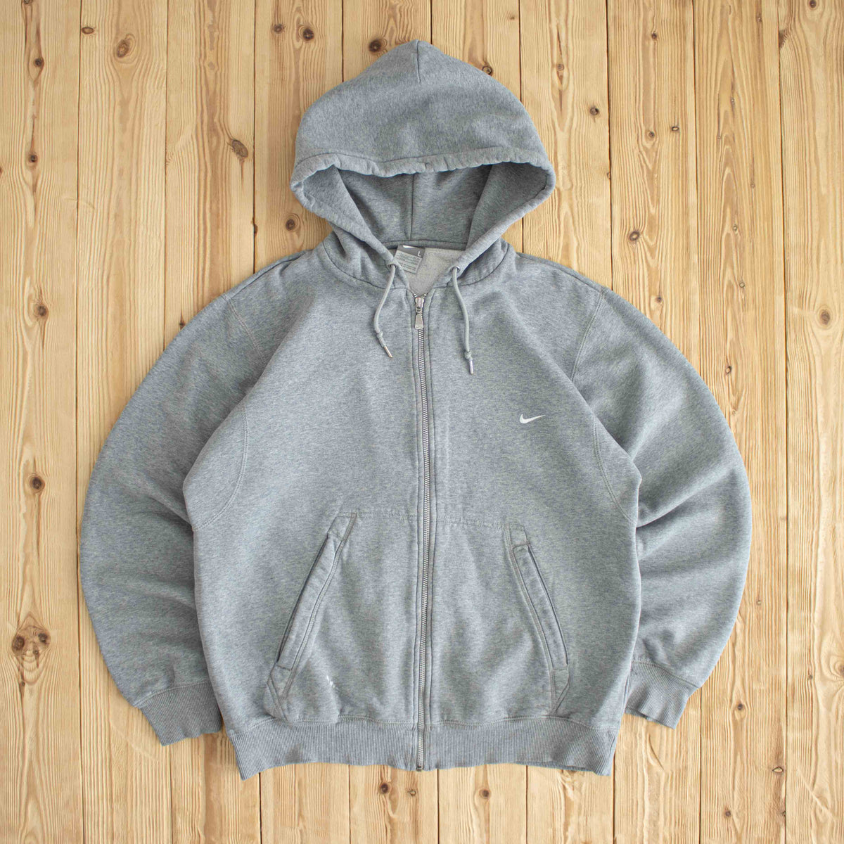 (M) Nike Vintage Essential Embroidered Full-Zip Hoodie Gray