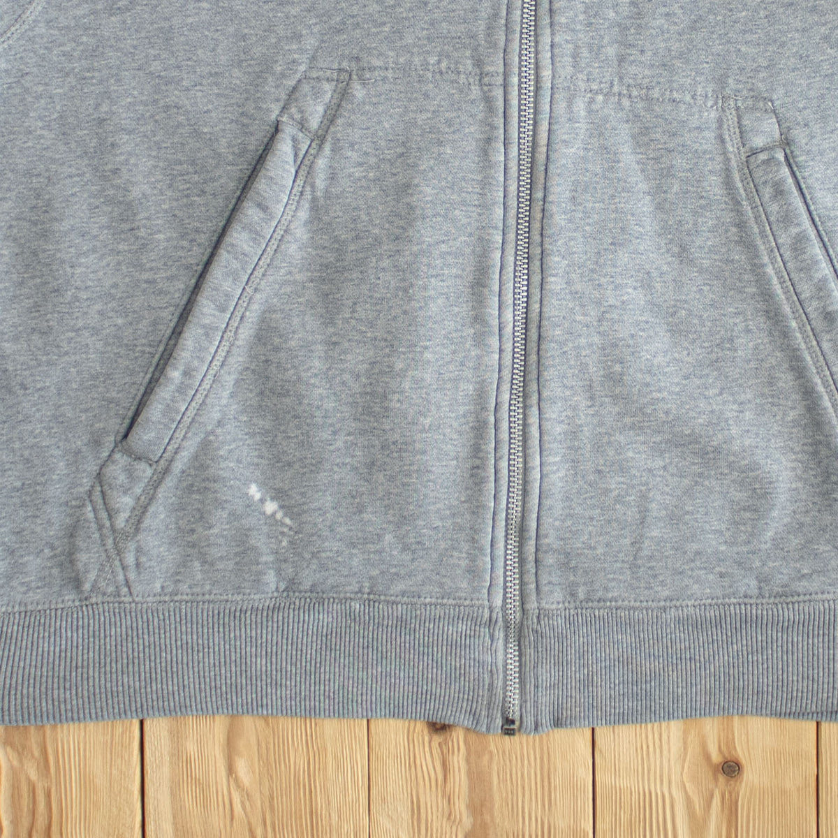 (M) Nike Vintage Essential Embroidered Full-Zip Hoodie Gray