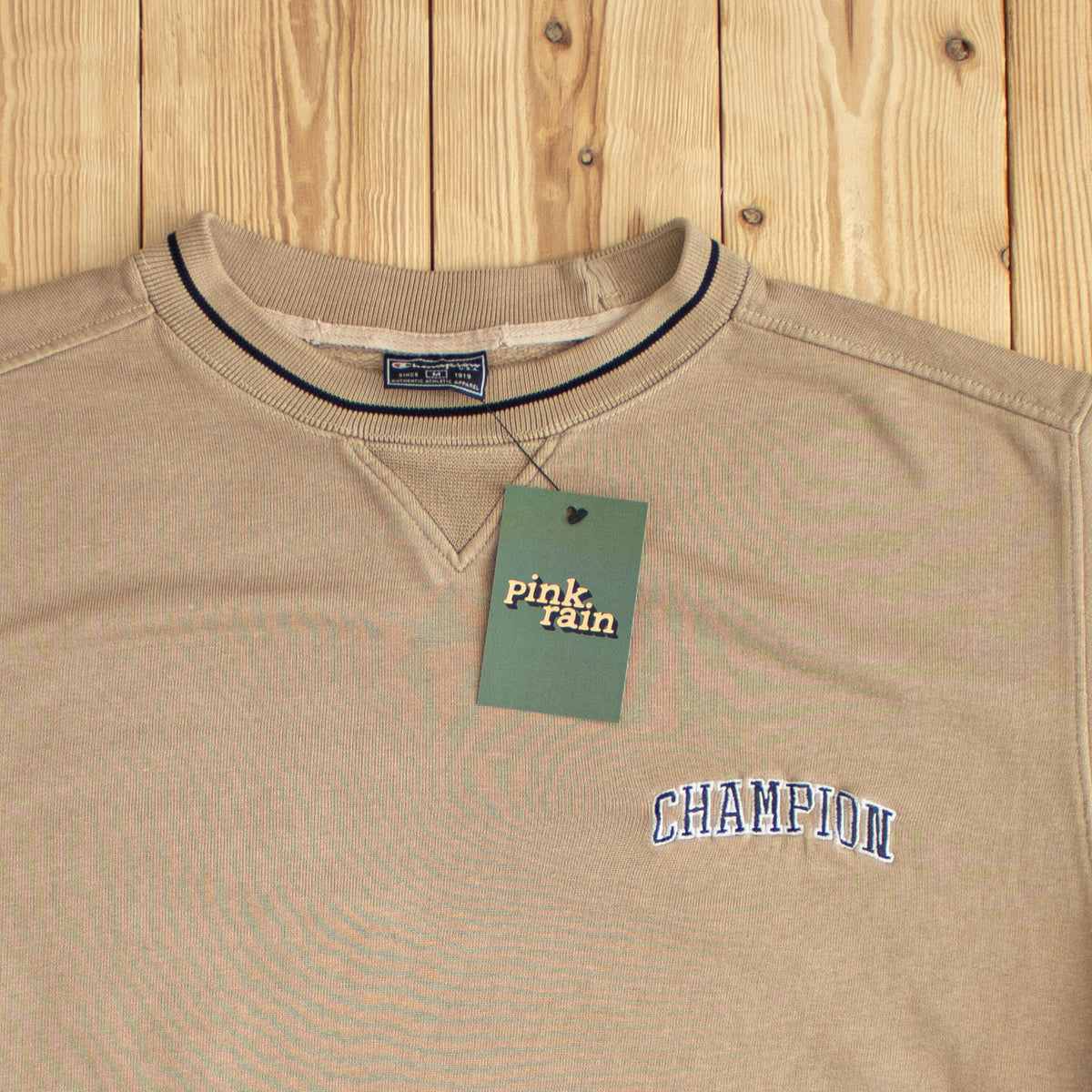 (M) Champion Vintage Essential Embroidered Sweatshirt Beige