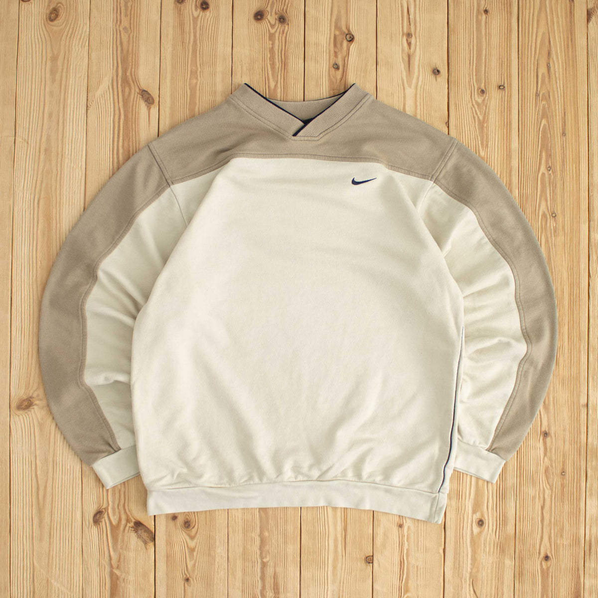 (S) Nike Vintage Essential Embroidered Sweatshirt Beige