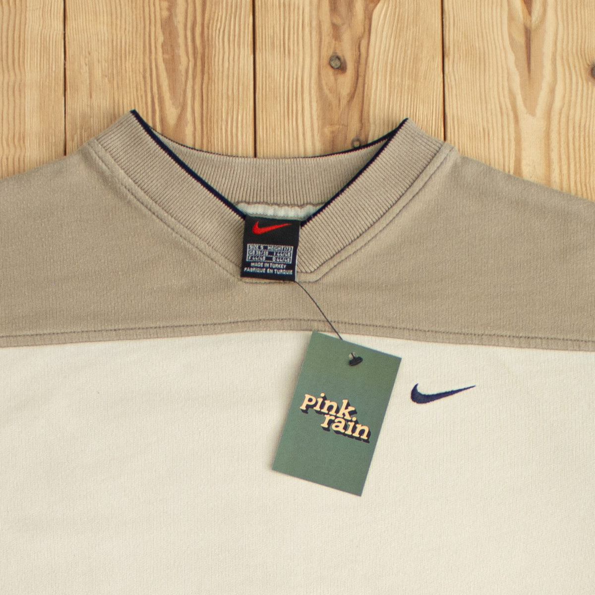 (S) Nike Vintage Essential Embroidered Sweatshirt Beige
