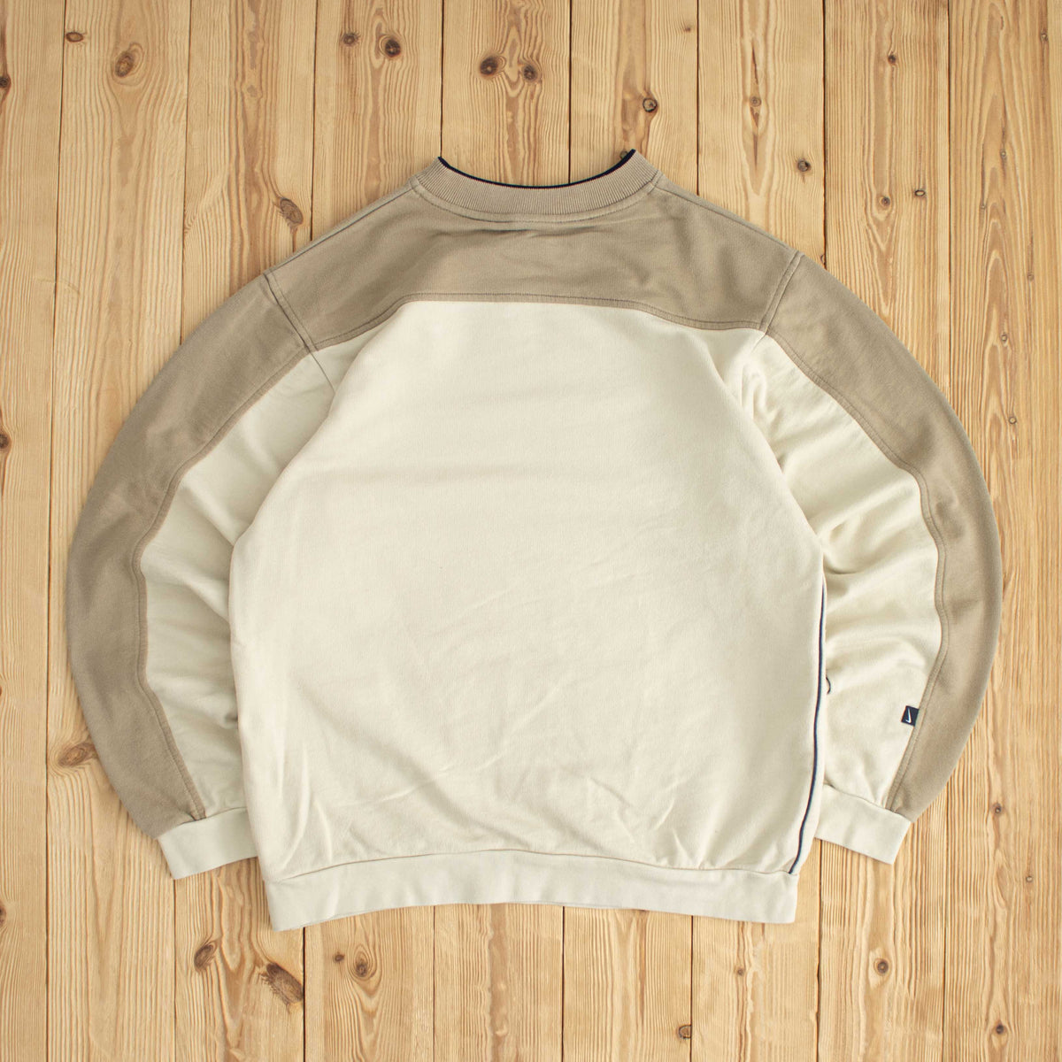 (S) Nike Vintage Essential Embroidered Sweatshirt Beige