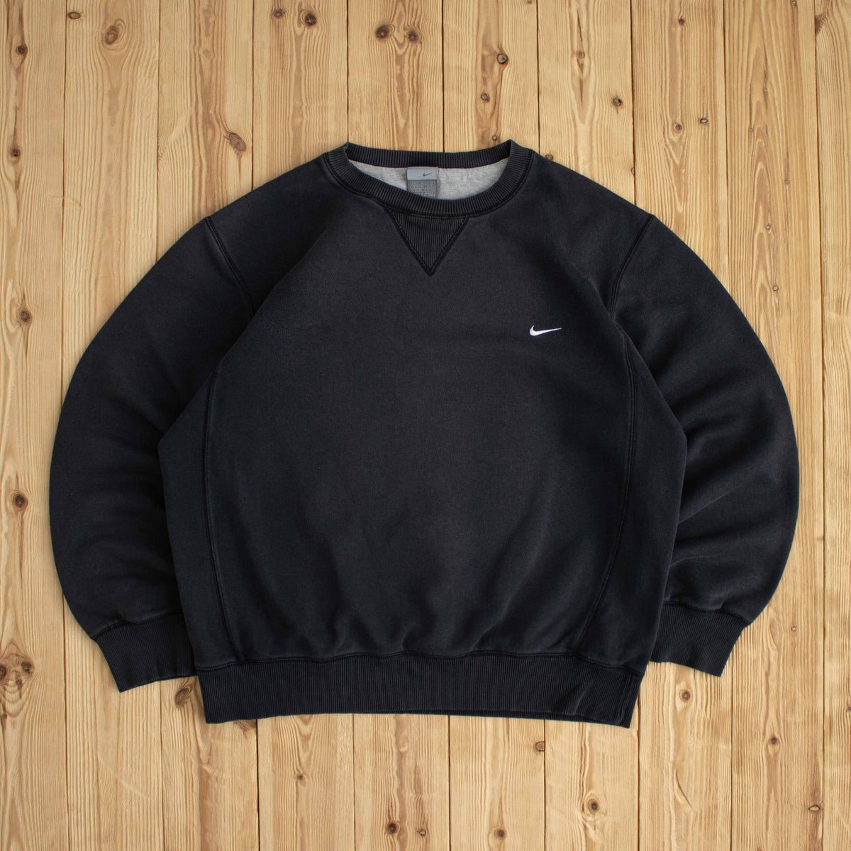 (M) Nike Vintage Essential Embroidered Sweatshirt Black