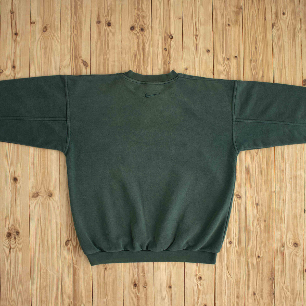 (L) Nike Swoosh Vintage Embossed & Embroidered Sweatshirt Green