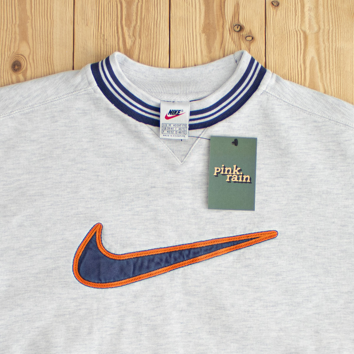 (S/M) Nike Swoosh Vintage Embroidered Sweatshirt Gray