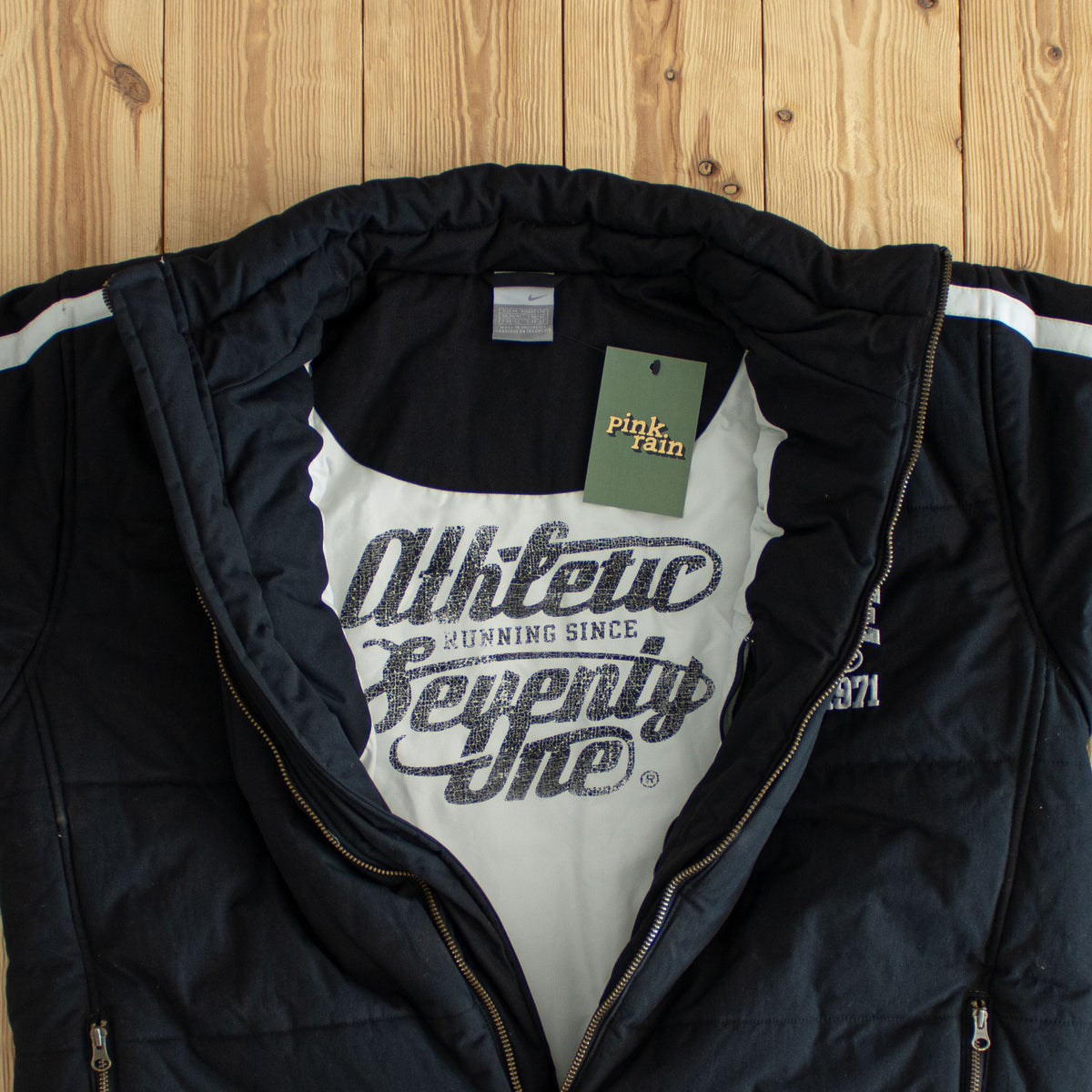 (M) Nike Athletic Vintage Embroidered Puffer Jacket Black