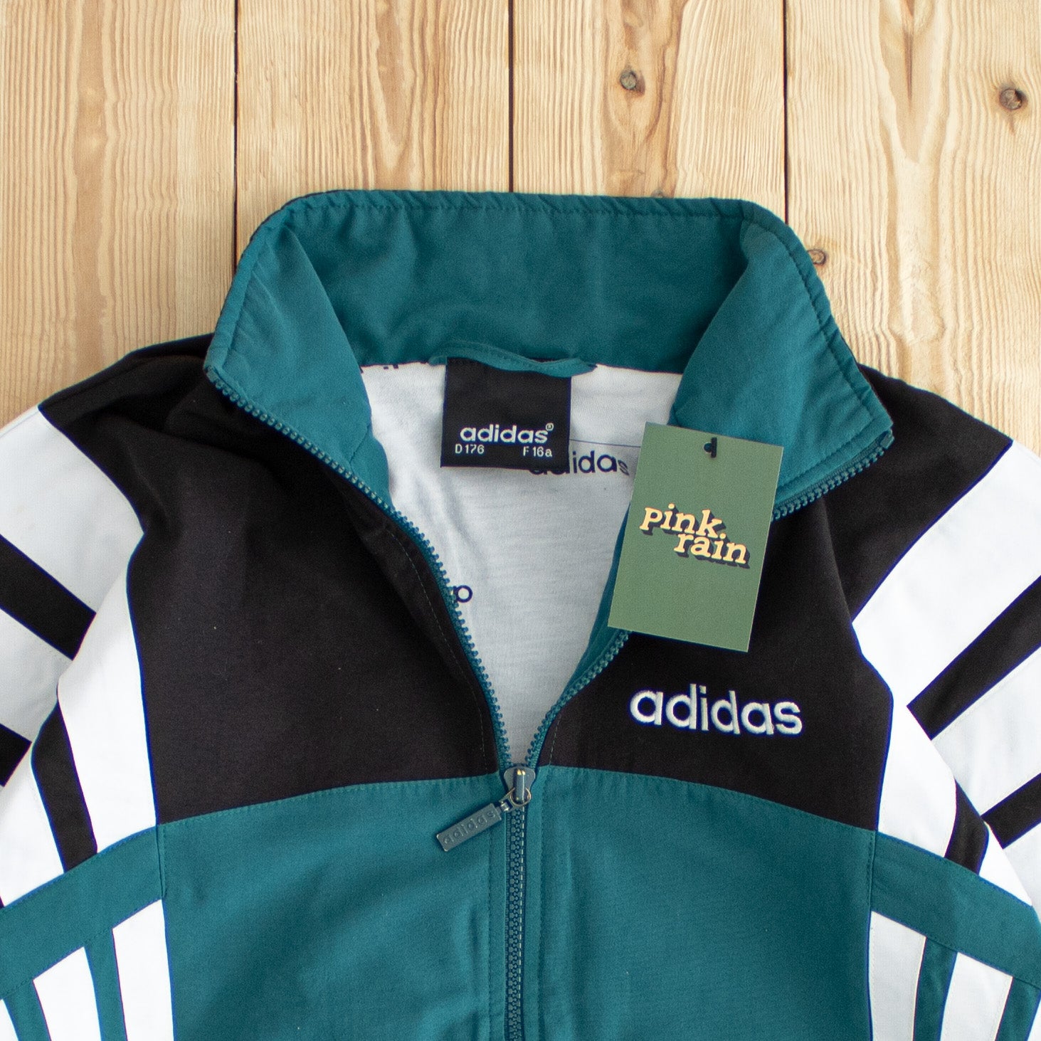 (M) Vintage Adidas Embroidered Jacket