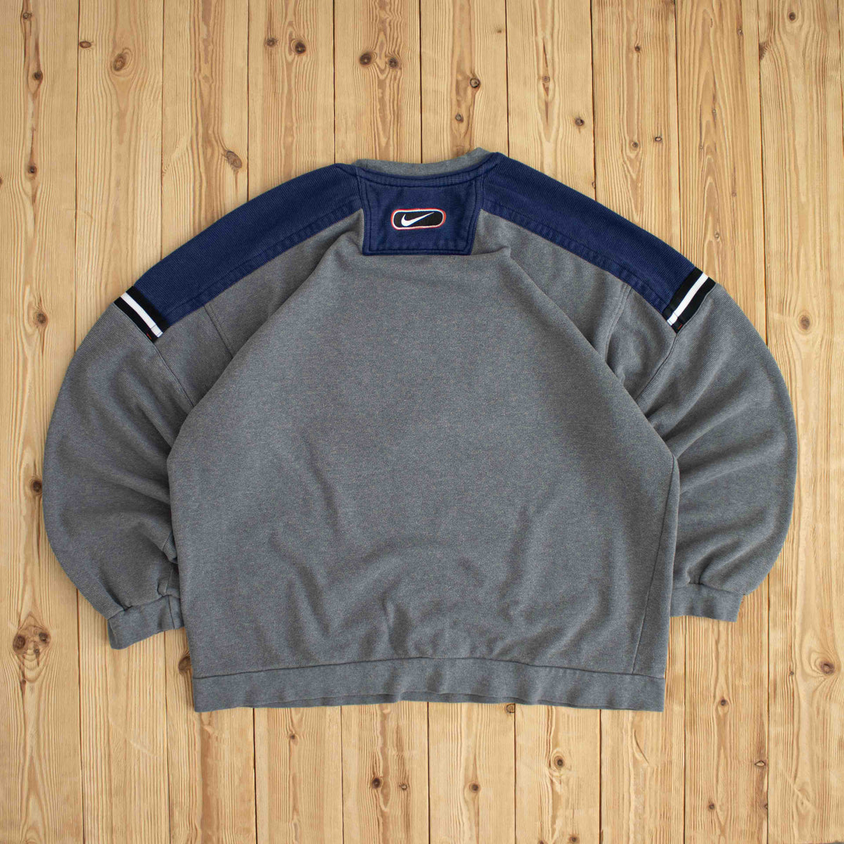 (XL) Nike Spell Out Vintage Embroidered Sweatshirt Gray