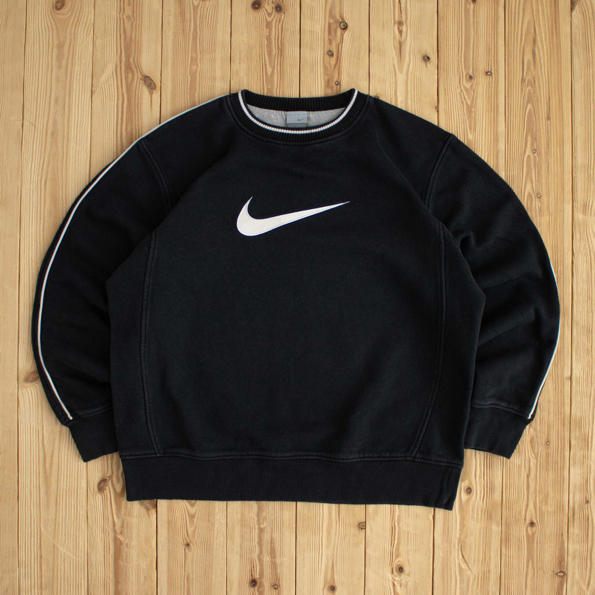 (M/L) Nike Swoosh Vintage Embroidered Sweatshirt Black