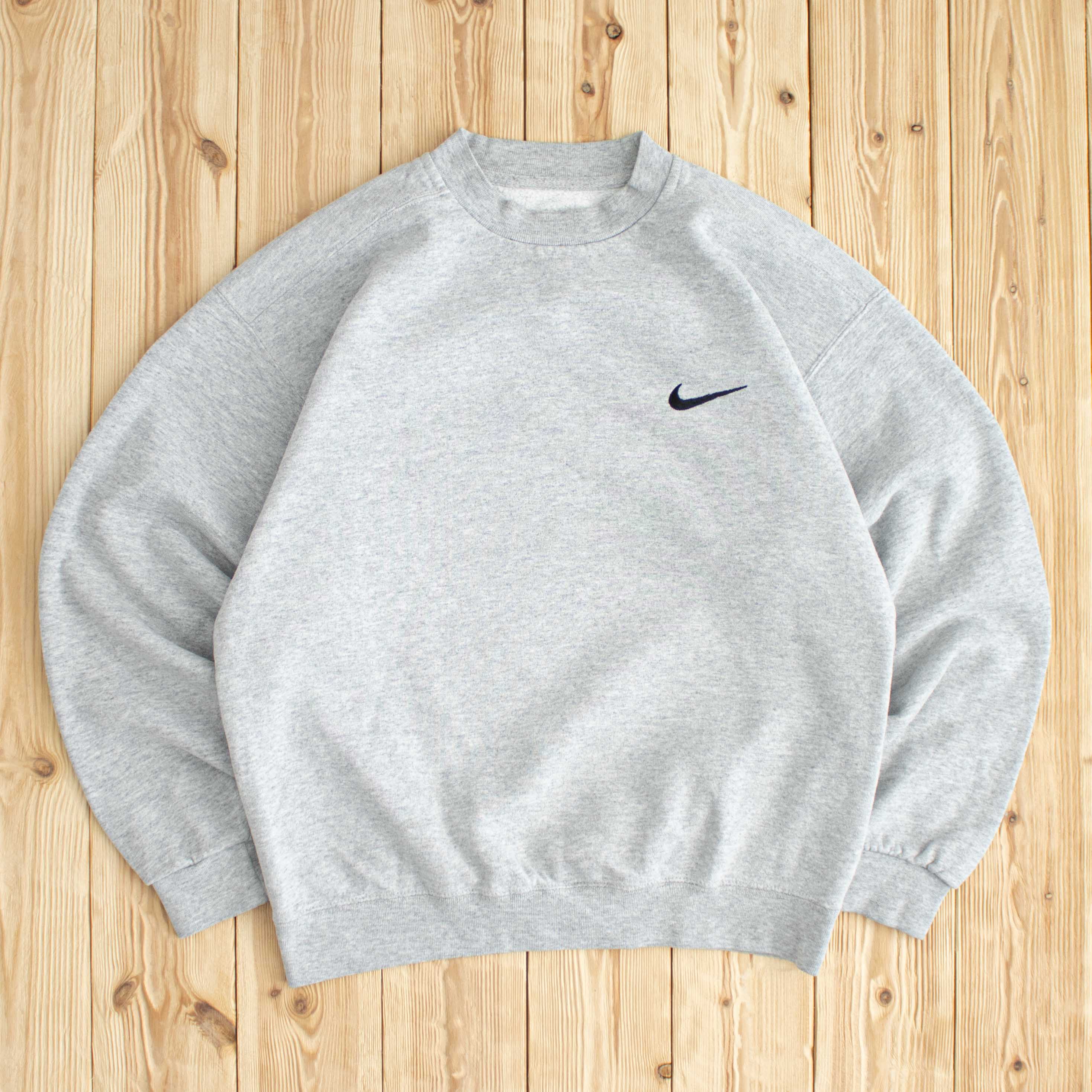(M) Vintage Nike Essential Embroidered Sweatshirt