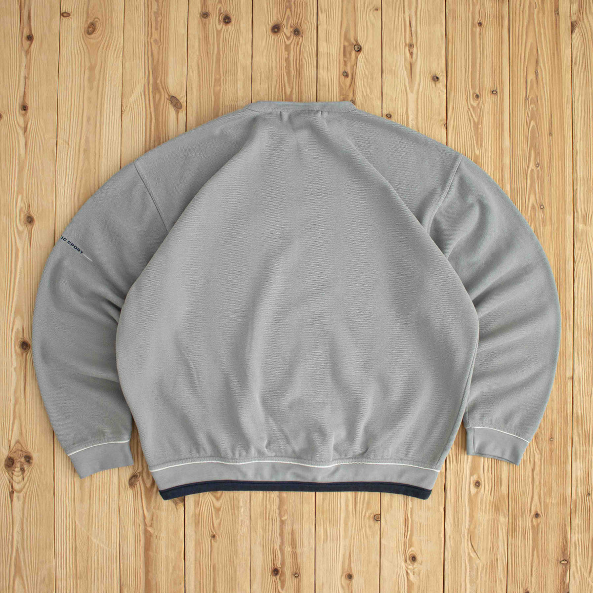 (L) Reebok Athletic Sport Vintage Embroidered Sweatshirt Gray
