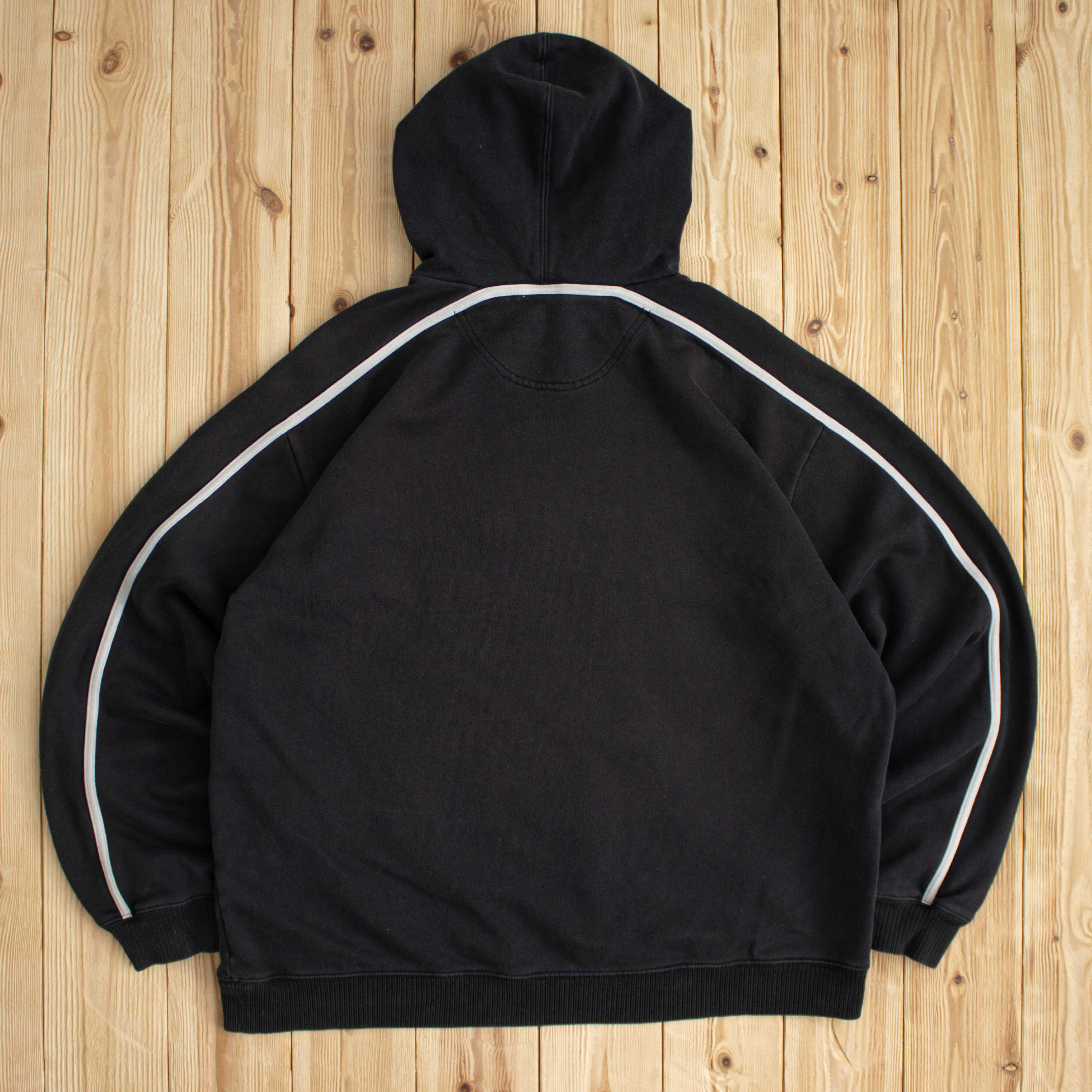 (L) Vintage Nike Logo Embroidered Hoodie