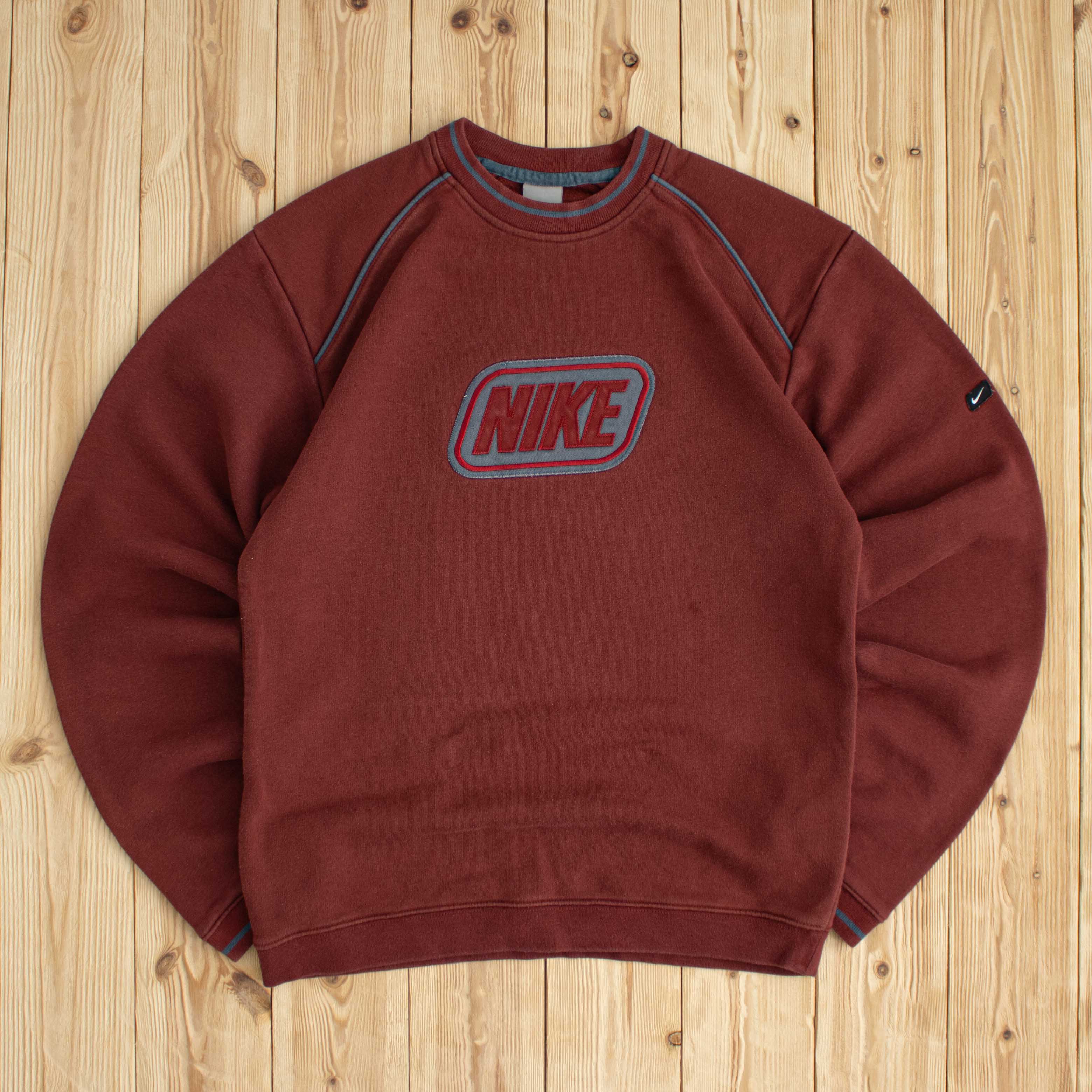 (S/M) Vintage Nike Spell Out Embroidered Sweatshirt
