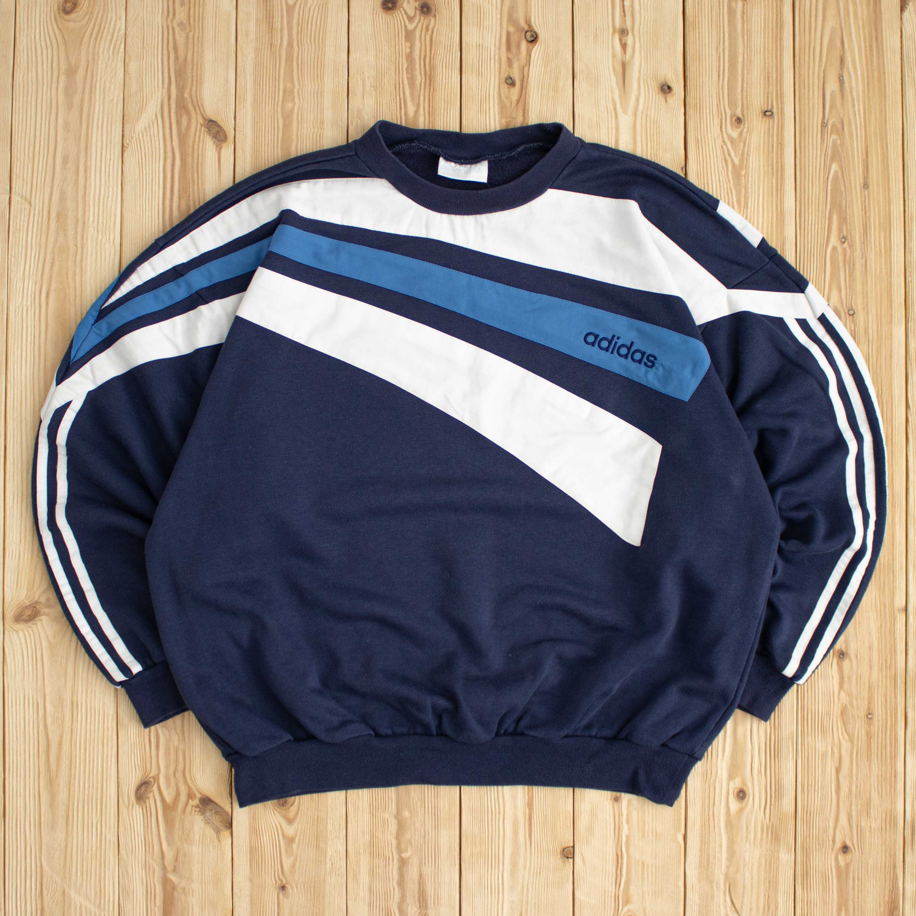 (M/L) Vintage Adidas Snowstorm Embroidered Sweatshirt