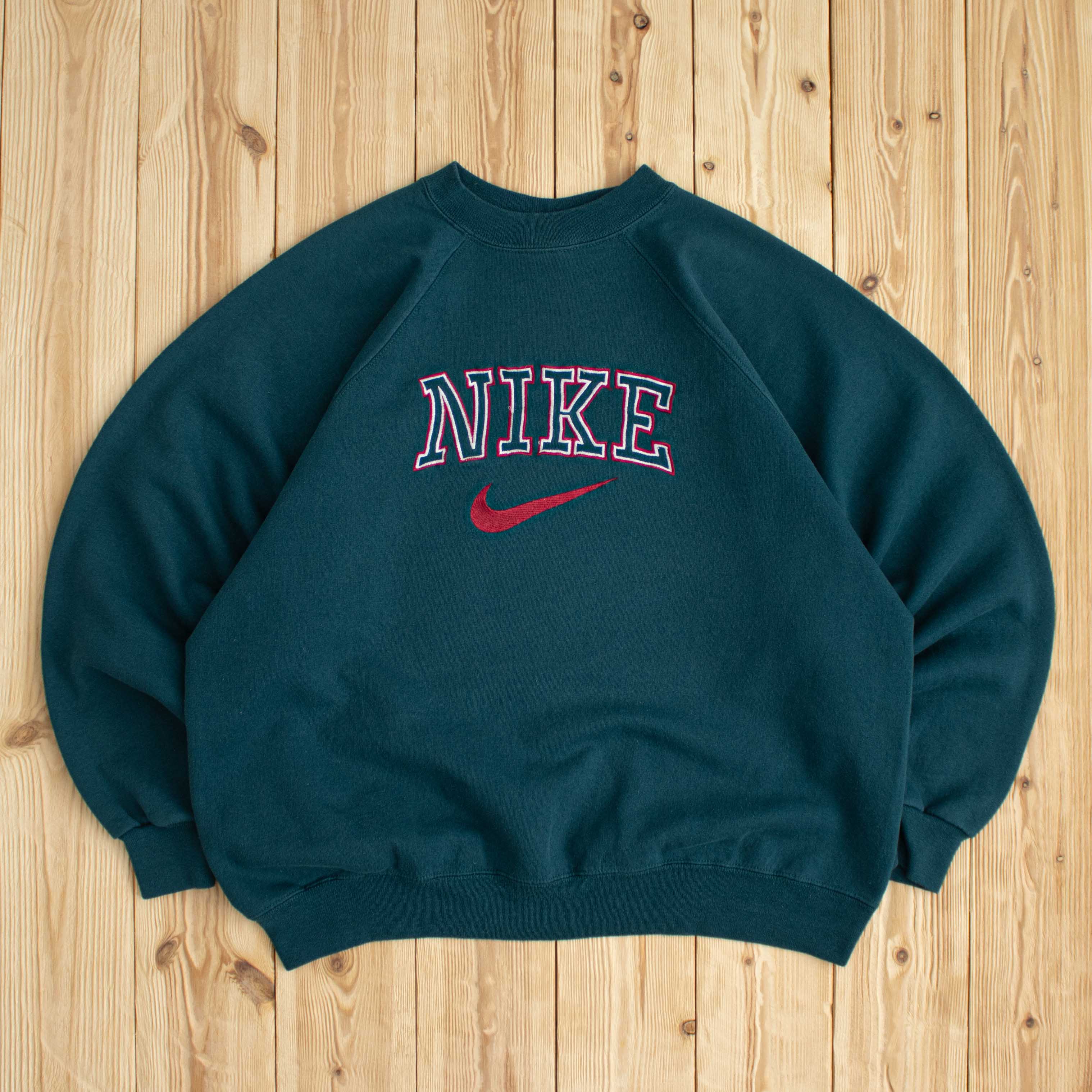(M) Vintage Nike Spell Out Embroidered Sweatshirt