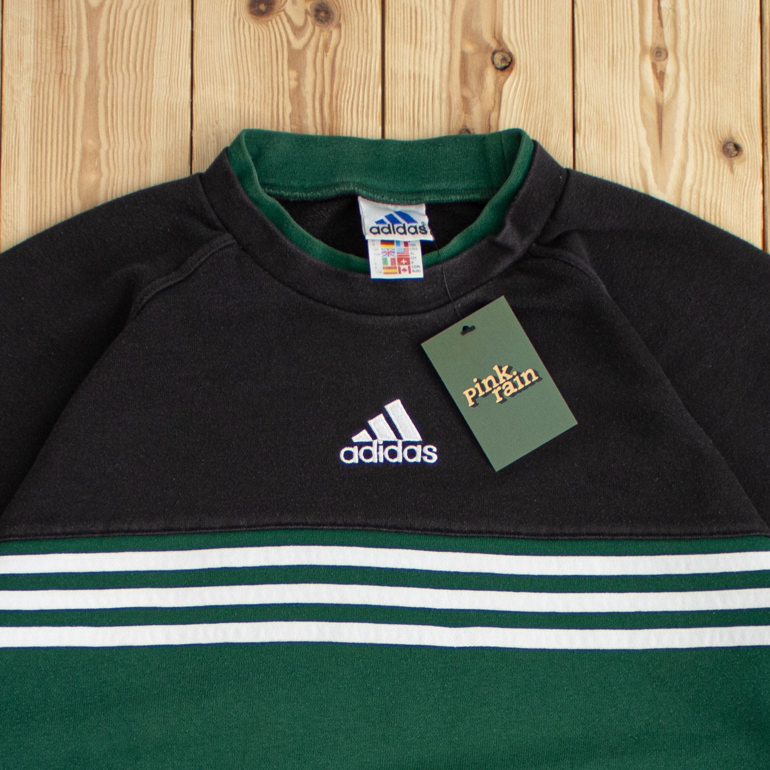 (L) Vintage Adidas Center Logo Embroidered Sweatshirt