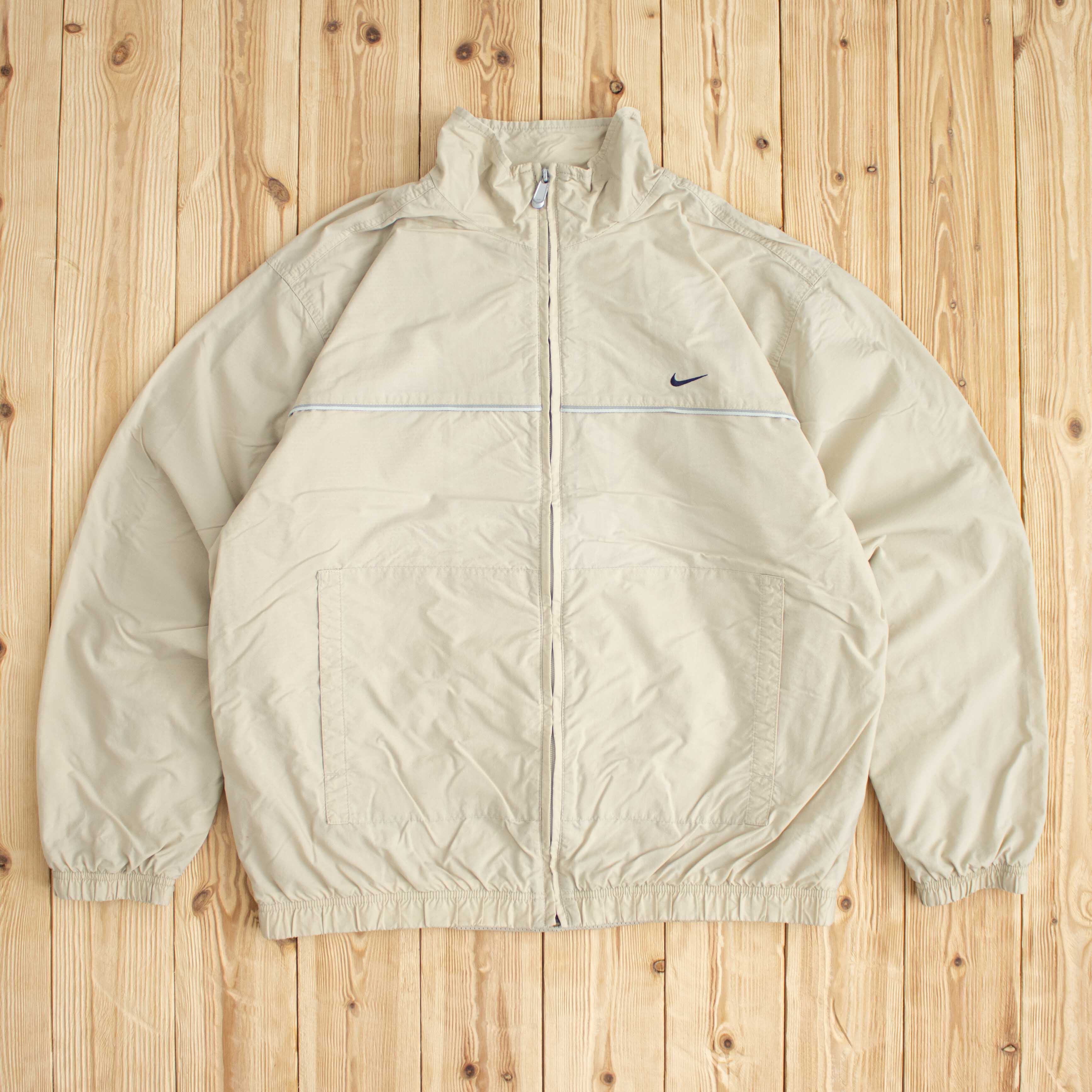 (L) Vintage Nike Essential Embroidered Jacket