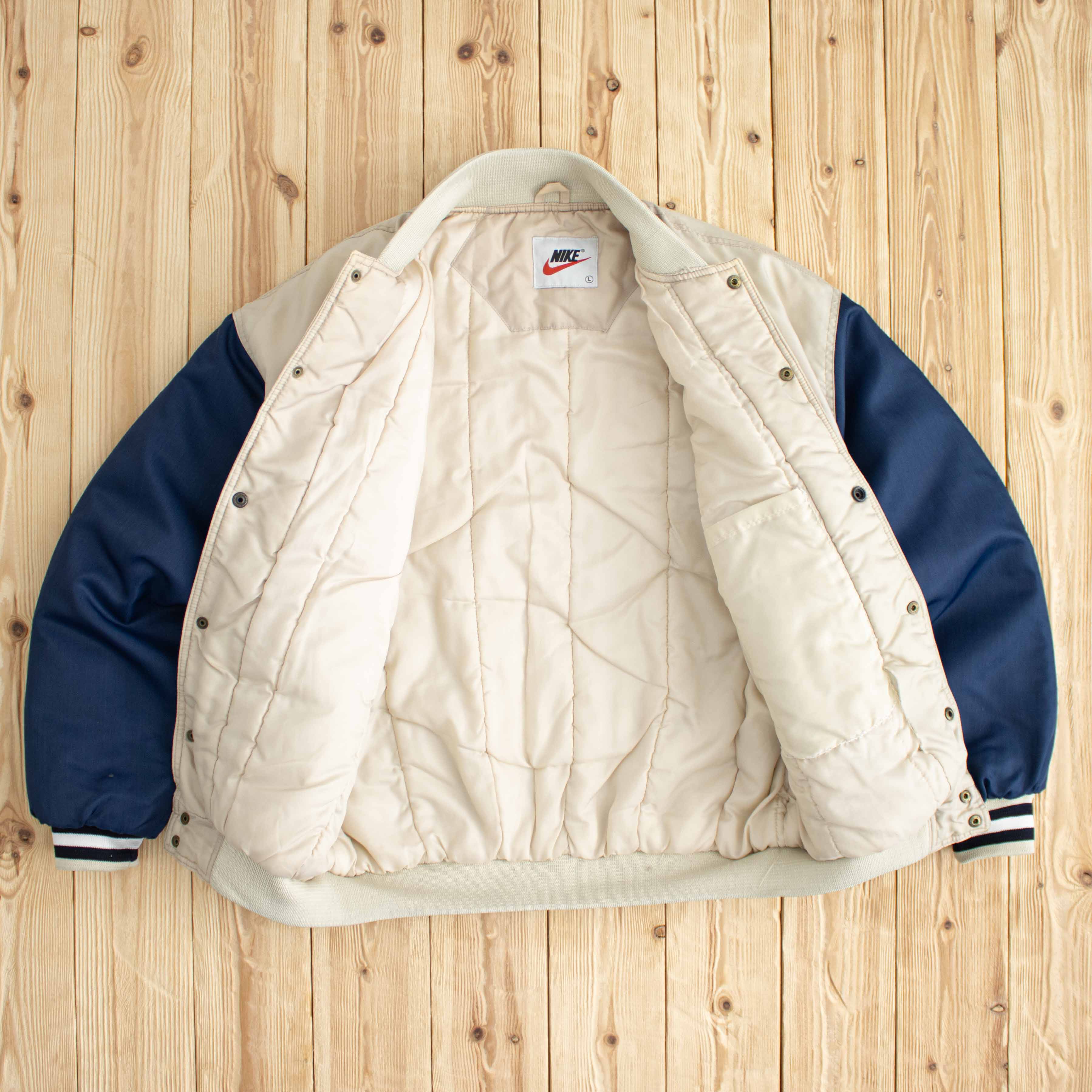 (L) Vintage Nike Essential Embroidered Puffer Jacket