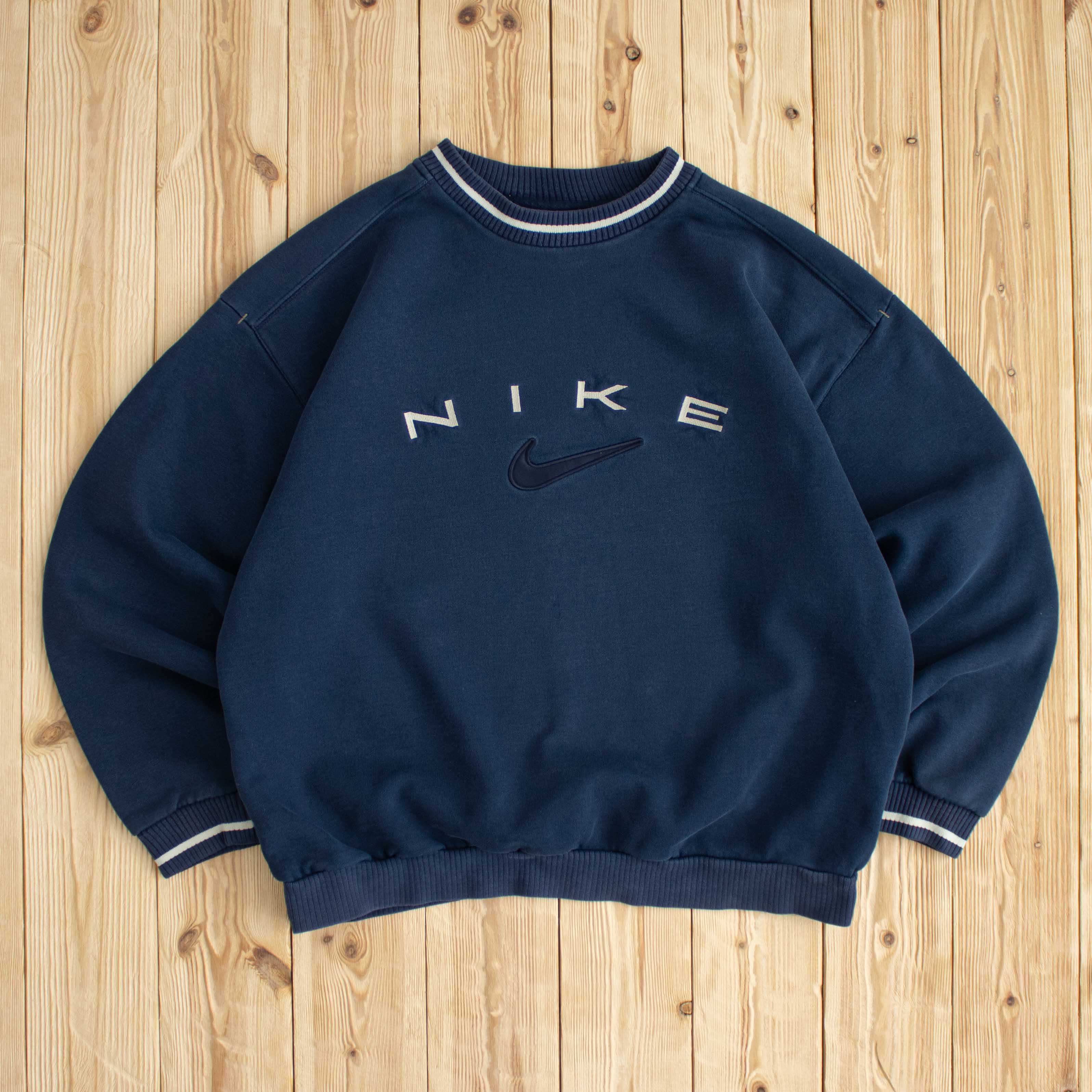 (M) Vintage Nike Spell Out Embroidered Sweatshirt