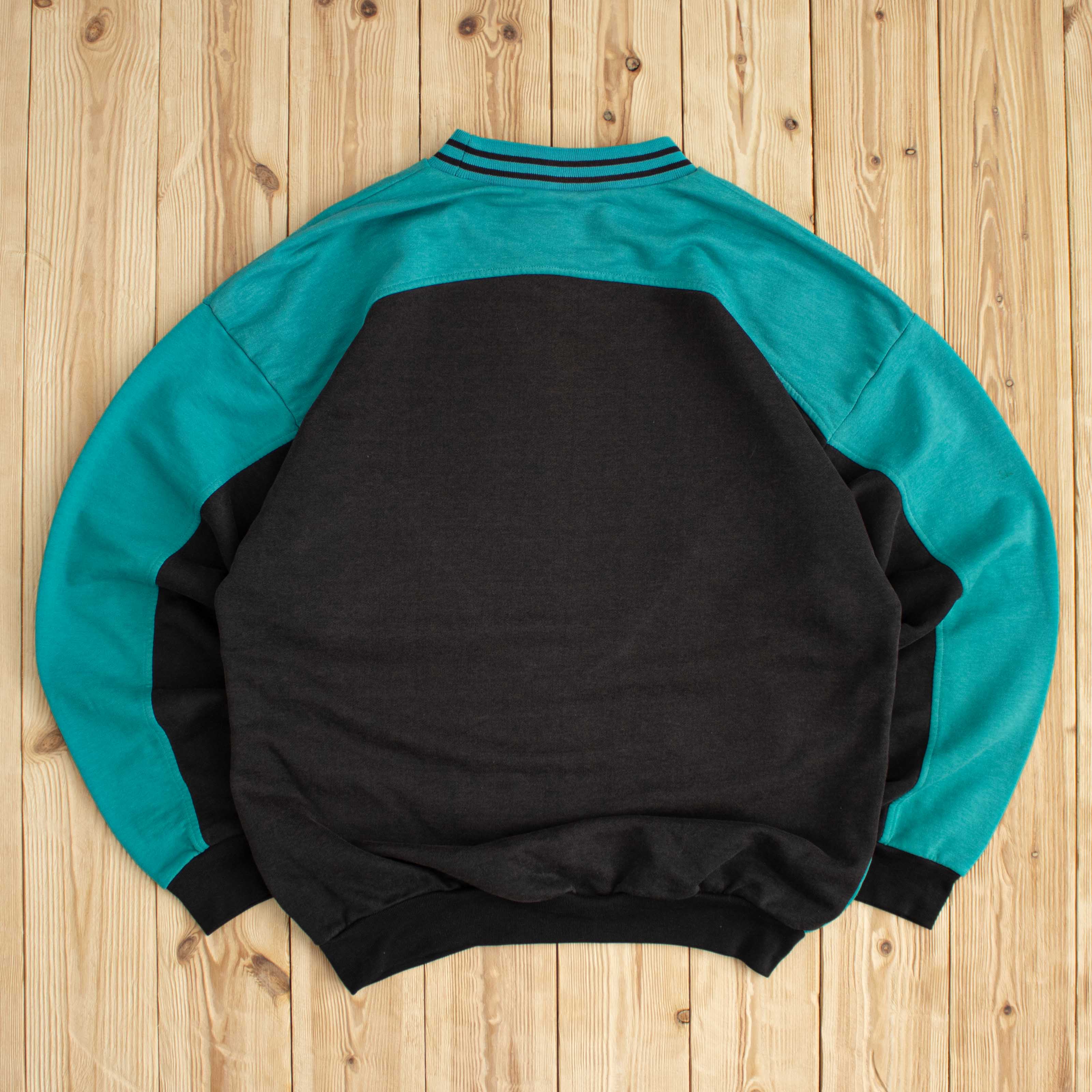 (L) Vintage Adidas Embroidered Sweatshirt