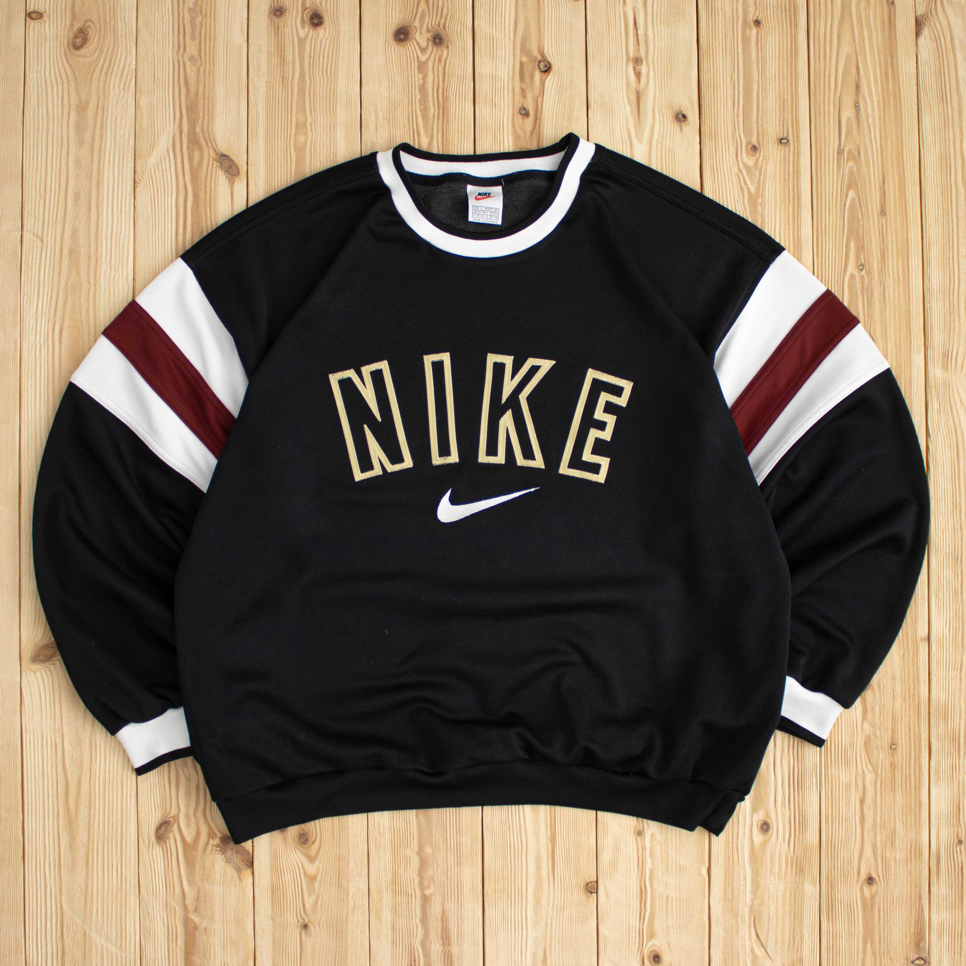 (L) Vintage Nike Spell Out Embroidered Sweatshirt