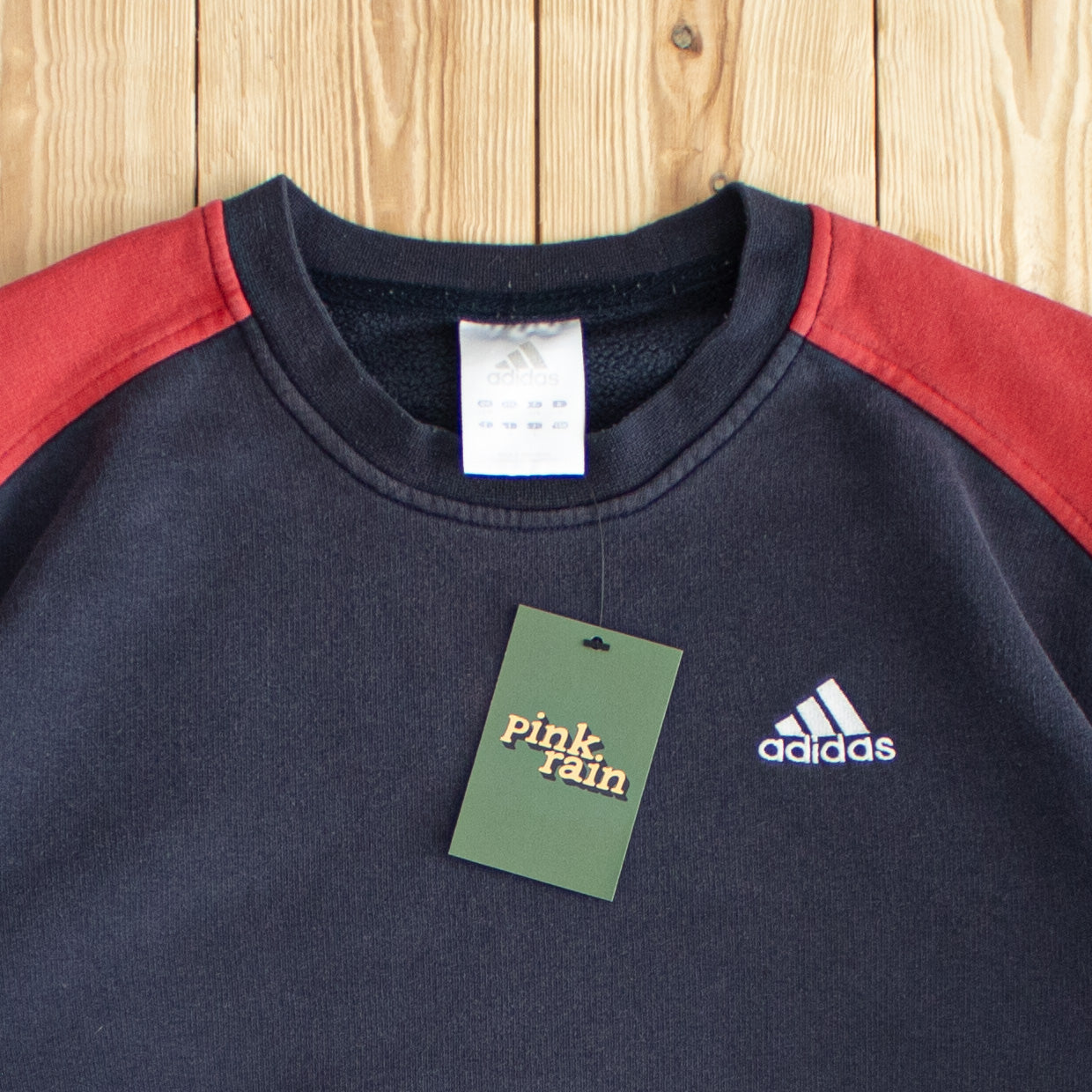 (S) Vintage Adidas Essential Embroidered Sweatshirt