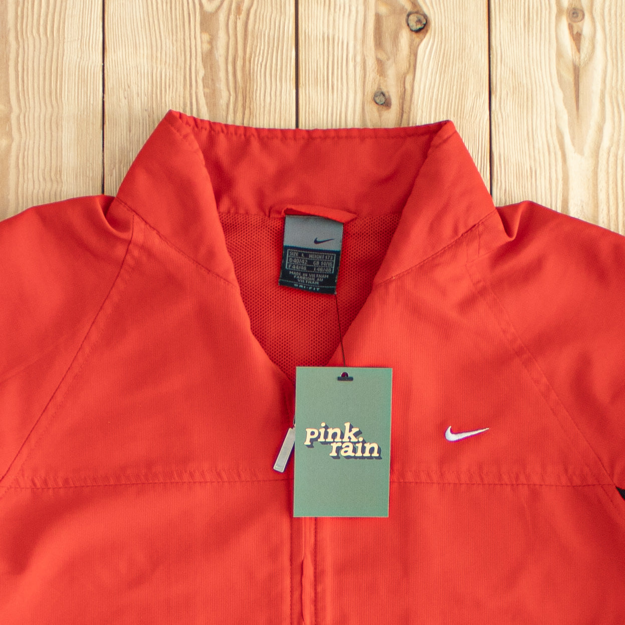 (S) Vintage Nike Essential Embroidered Jacket