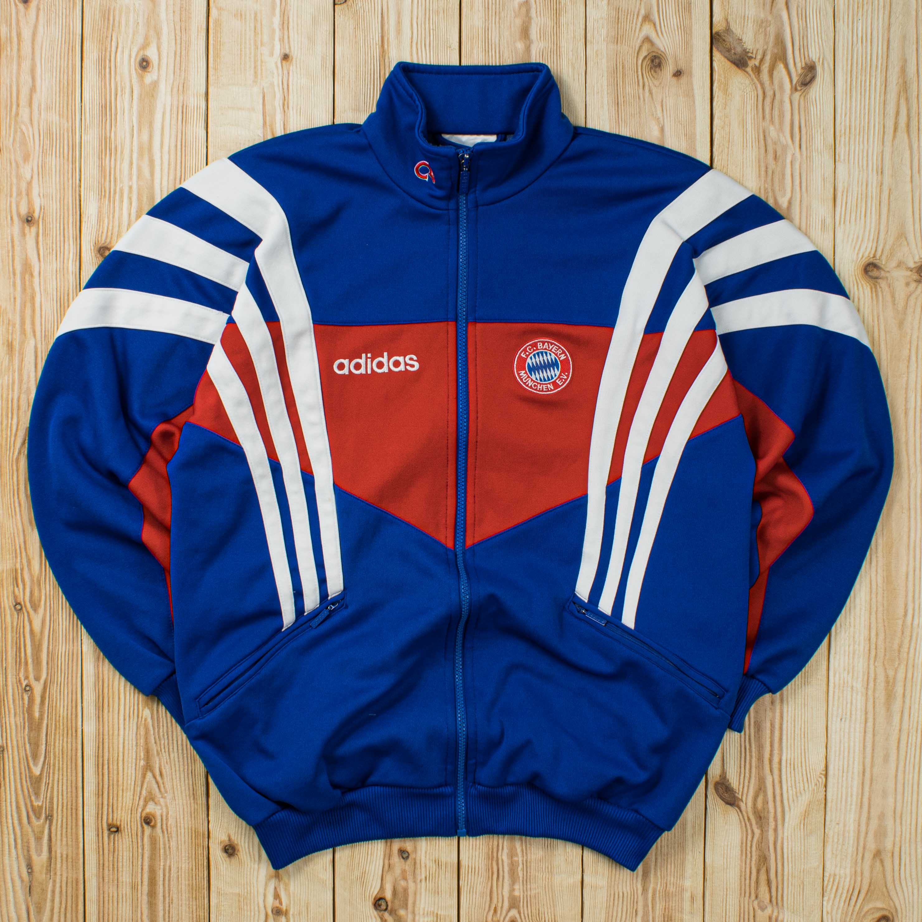(M) 1996 Adidas F.C. Bayern Embroidered Full-Zip Sweatshirt