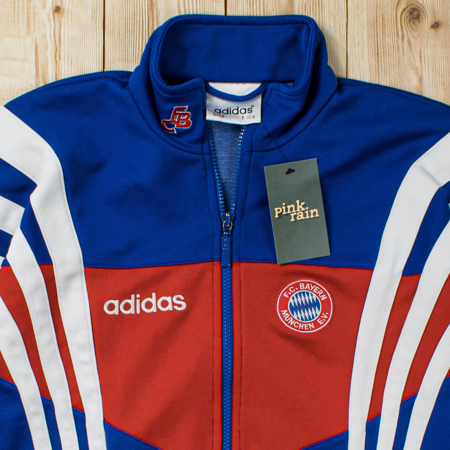 (M) 1996 Adidas F.C. Bayern Embroidered Full-Zip Sweatshirt