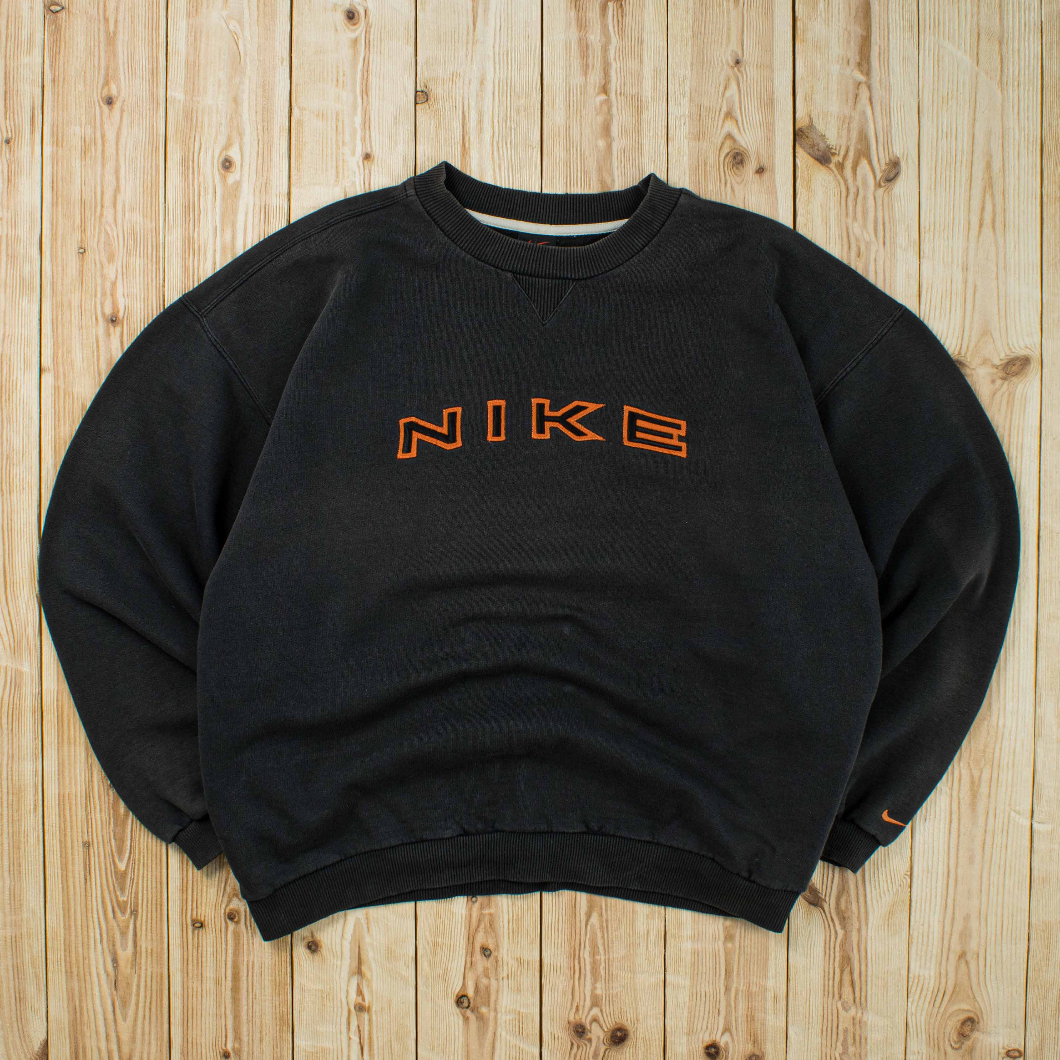 (L) Vintage Nike Embroidered Sweatshirt