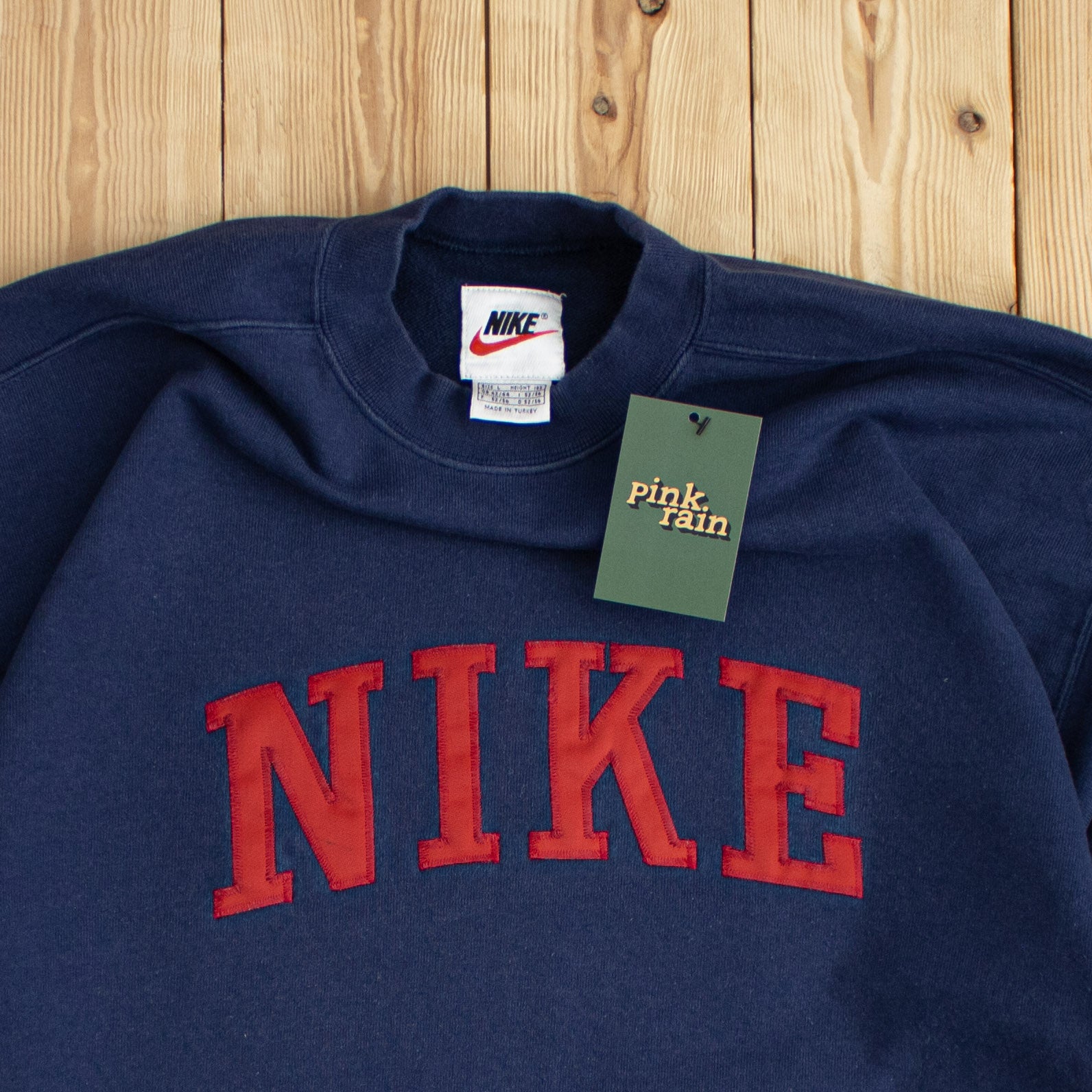 (L) Vintage Nike Spell Out Embroidered Sweatshirt