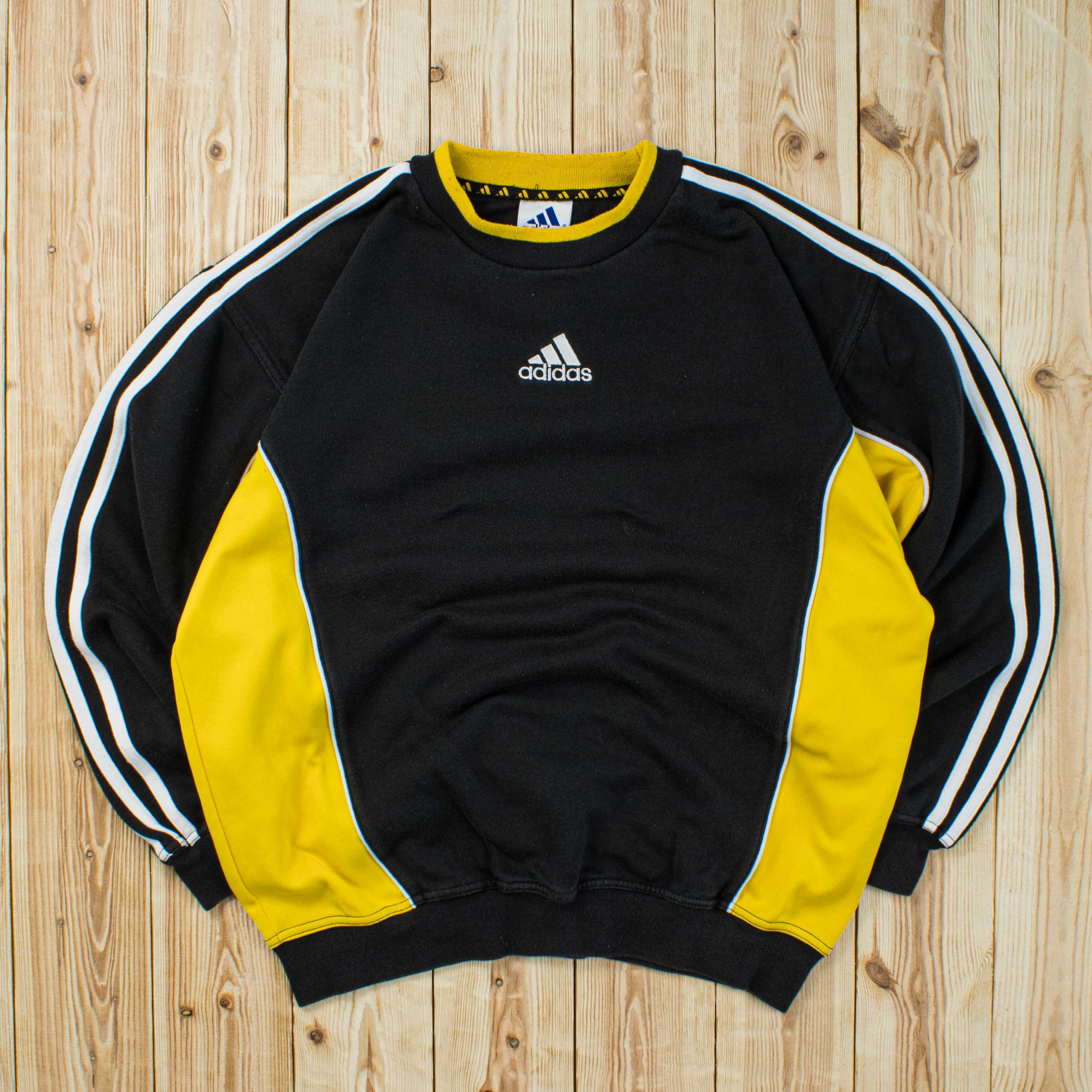 (M) Vintage Adidas Embroidered Sweatshirt