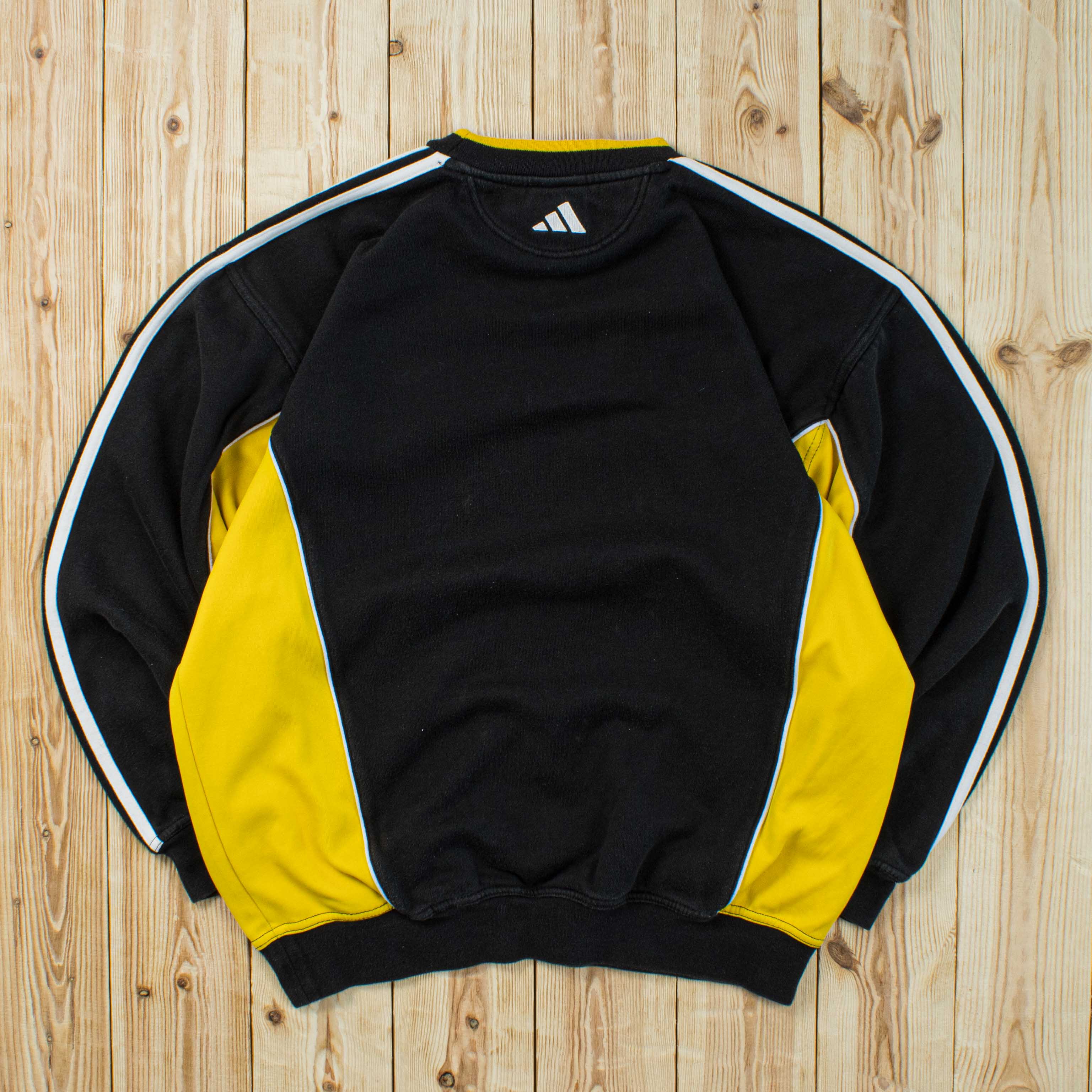 (M) Vintage Adidas Embroidered Sweatshirt