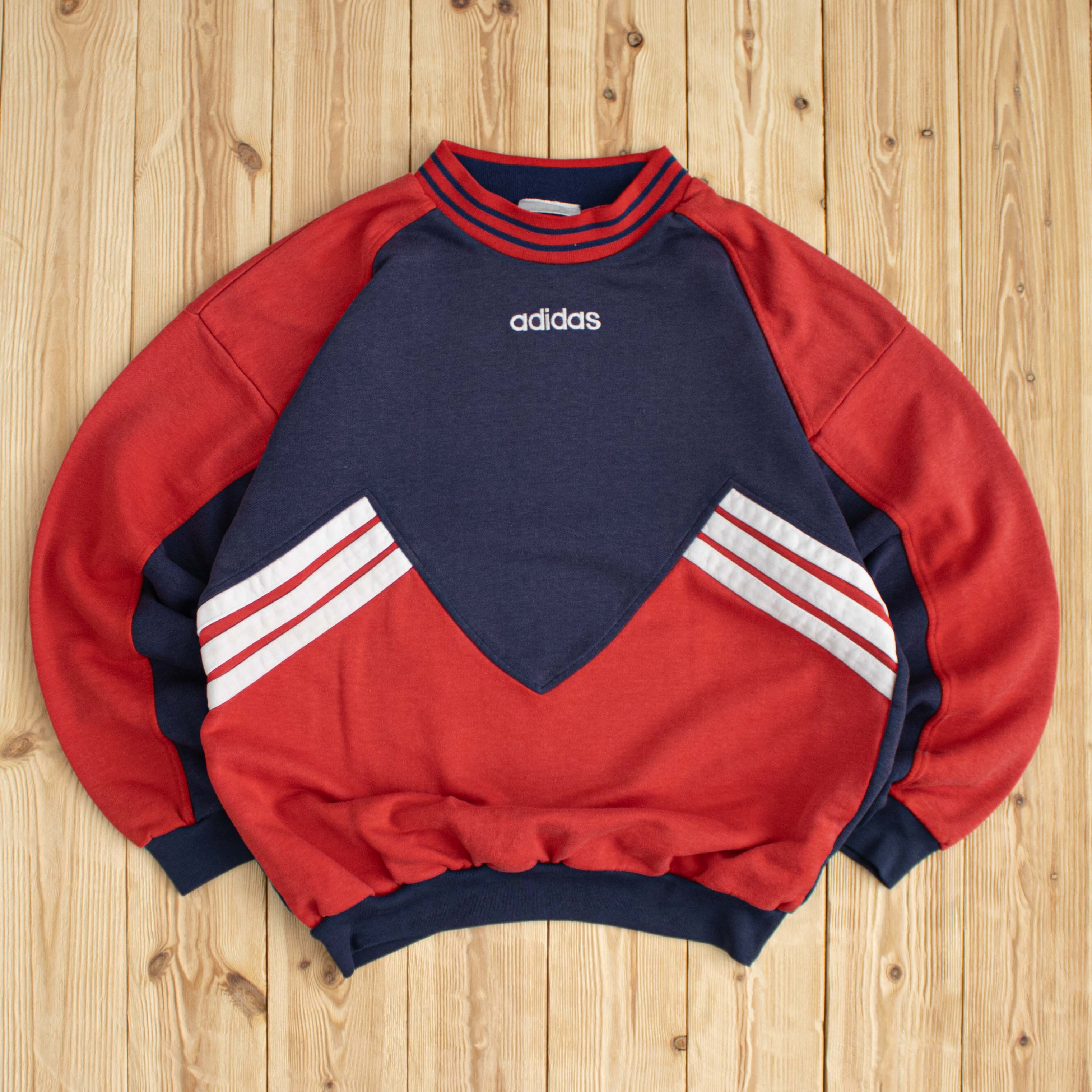 (M/L) Vintage Adidas Embroidered Sweatshirt