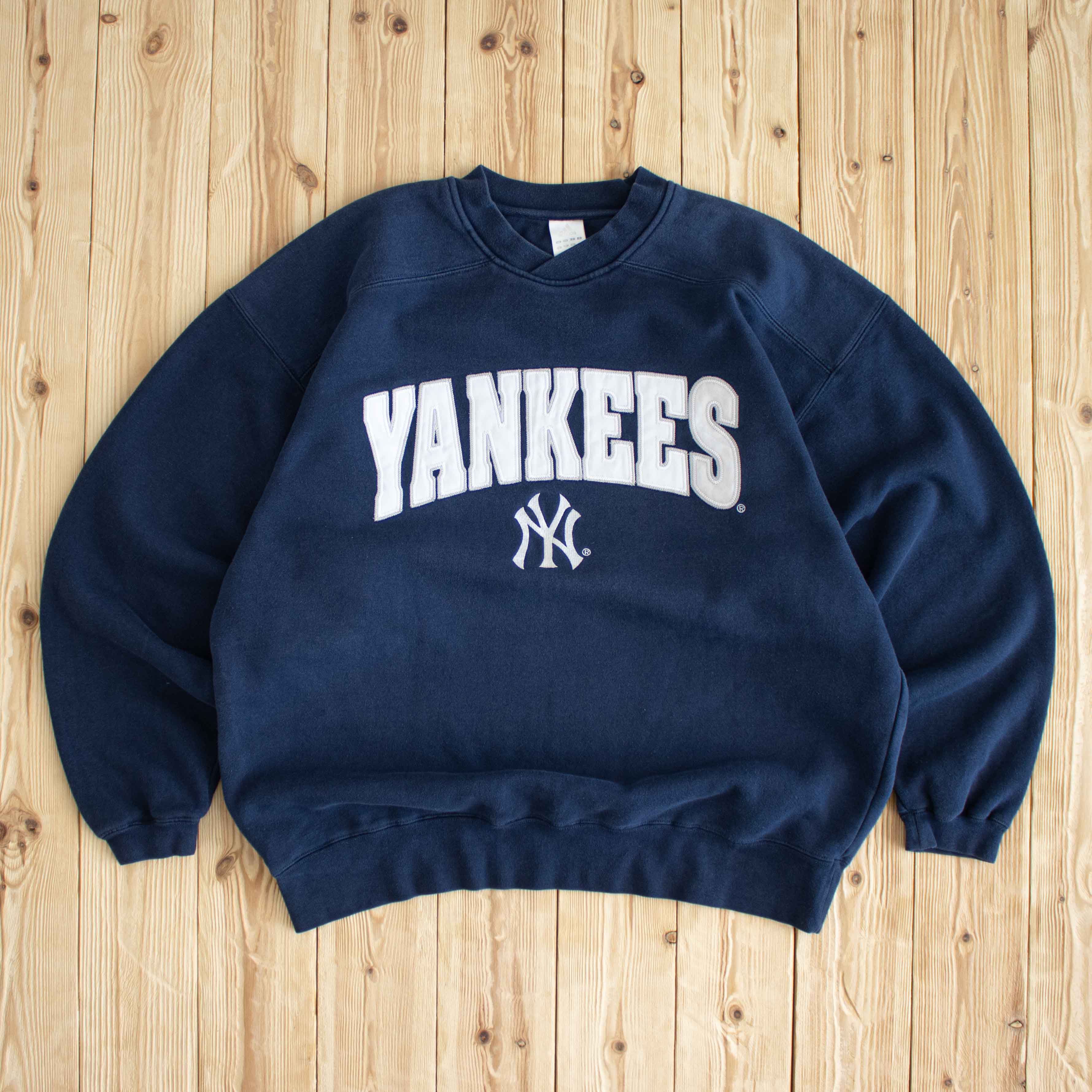 (L) Vintage Adidas NY Yankees Embroidered Sweatshirt