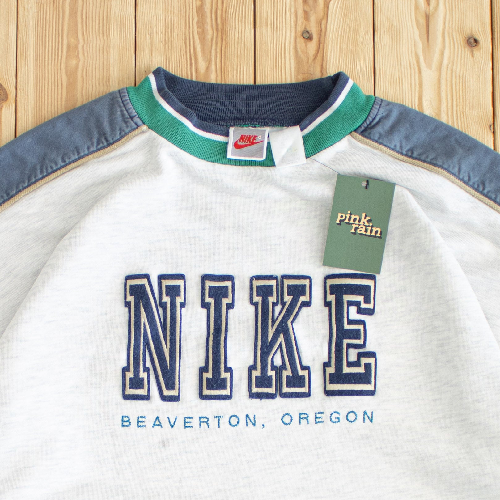 (L/XL) Vintage Nike Oregon Embroidered Sweatshirt