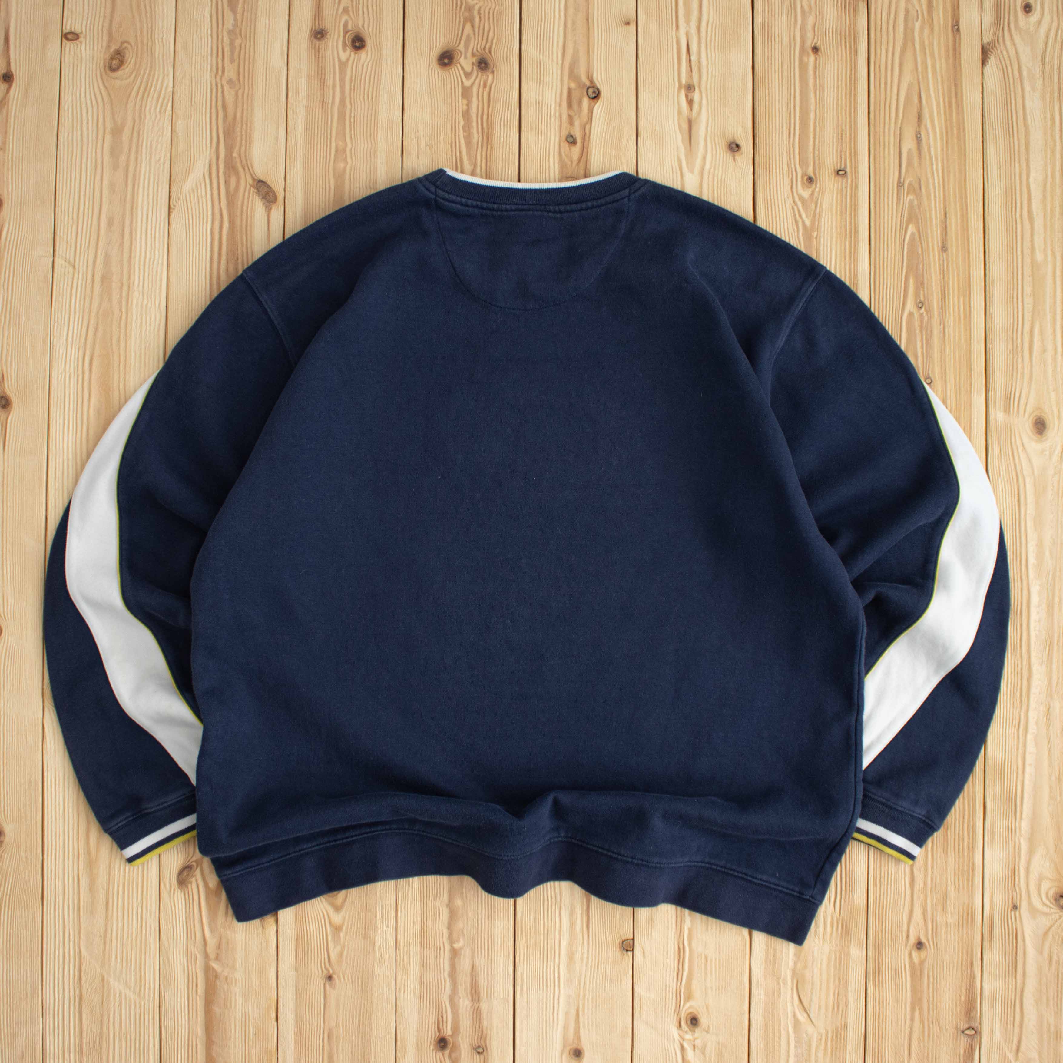 (L/XL) Vintage Nike Spell Out Embroidered Sweatshirt