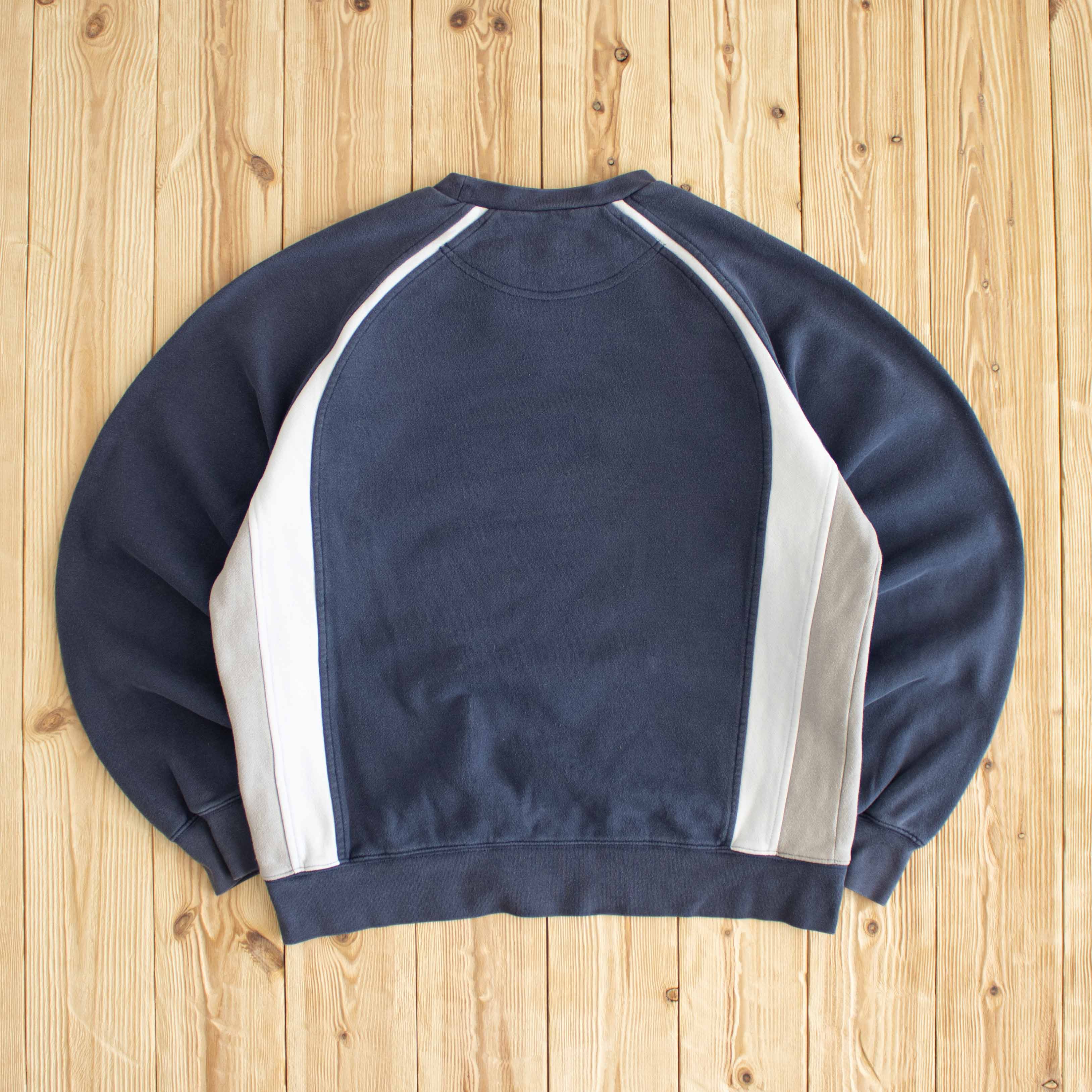 (S/M) Vintage Nike Embossed Sweatshirt