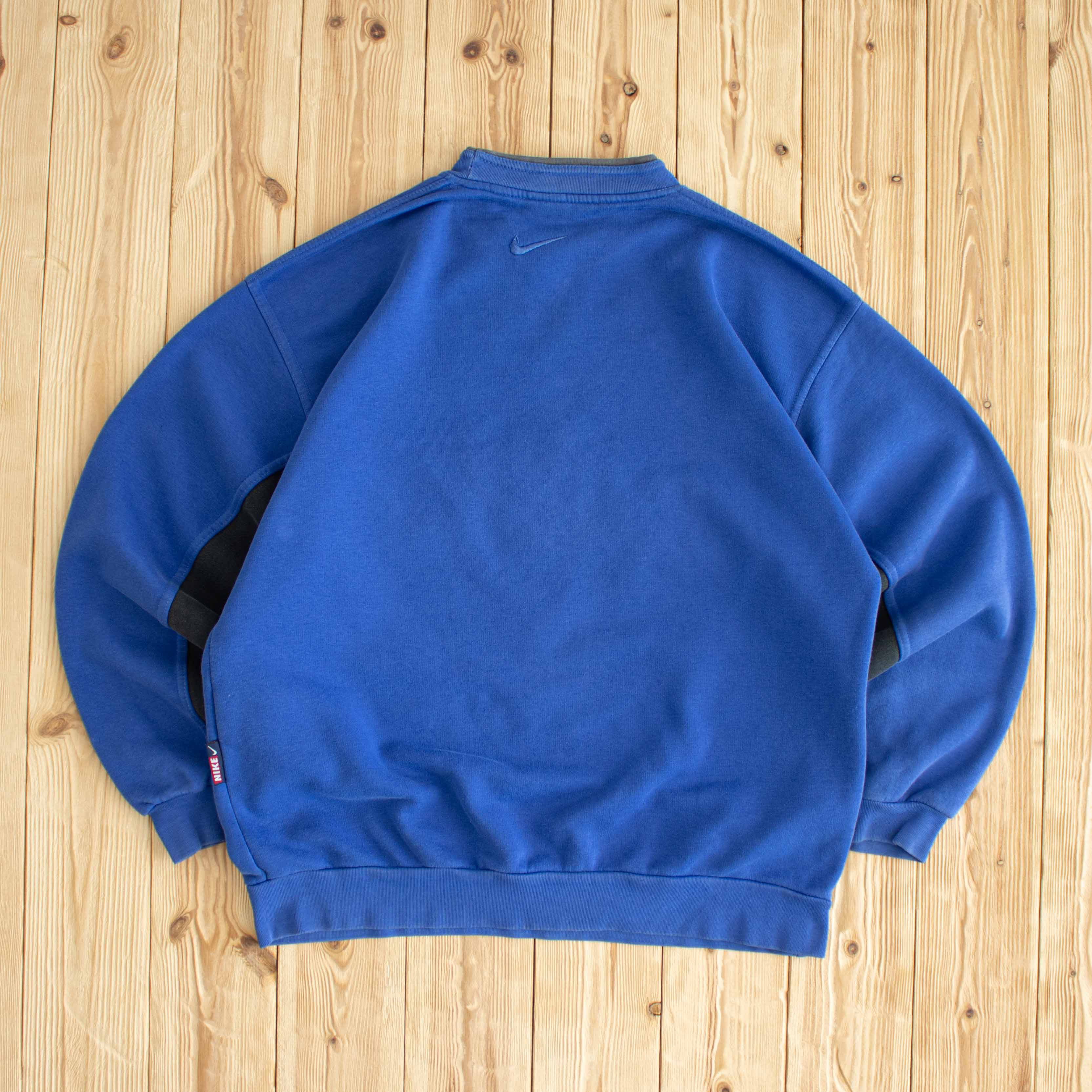(M) Vintage Nike Spell Out Embroidered Sweatshirt