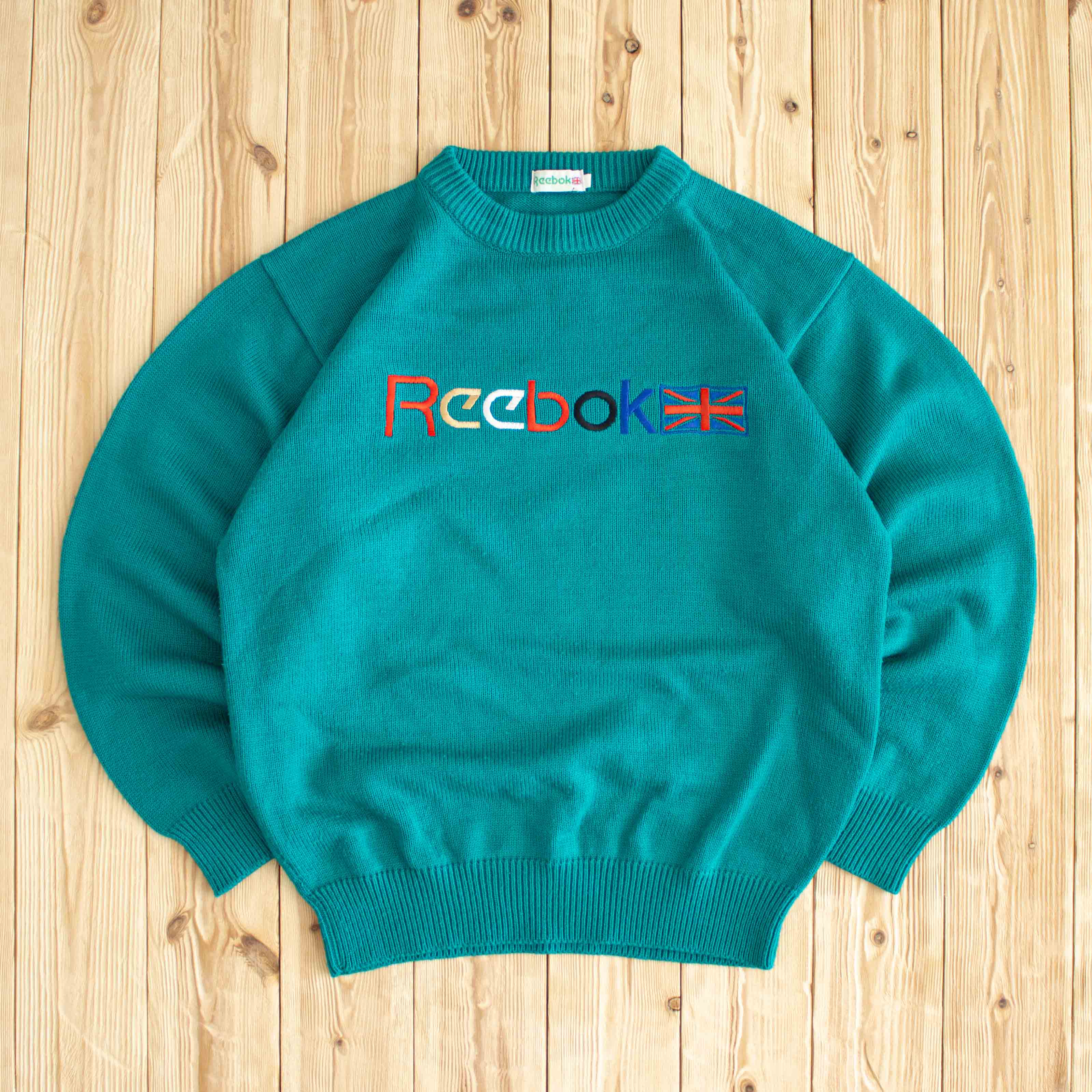 (M) Vintage Reebok Spell Out Embroidered Sweater