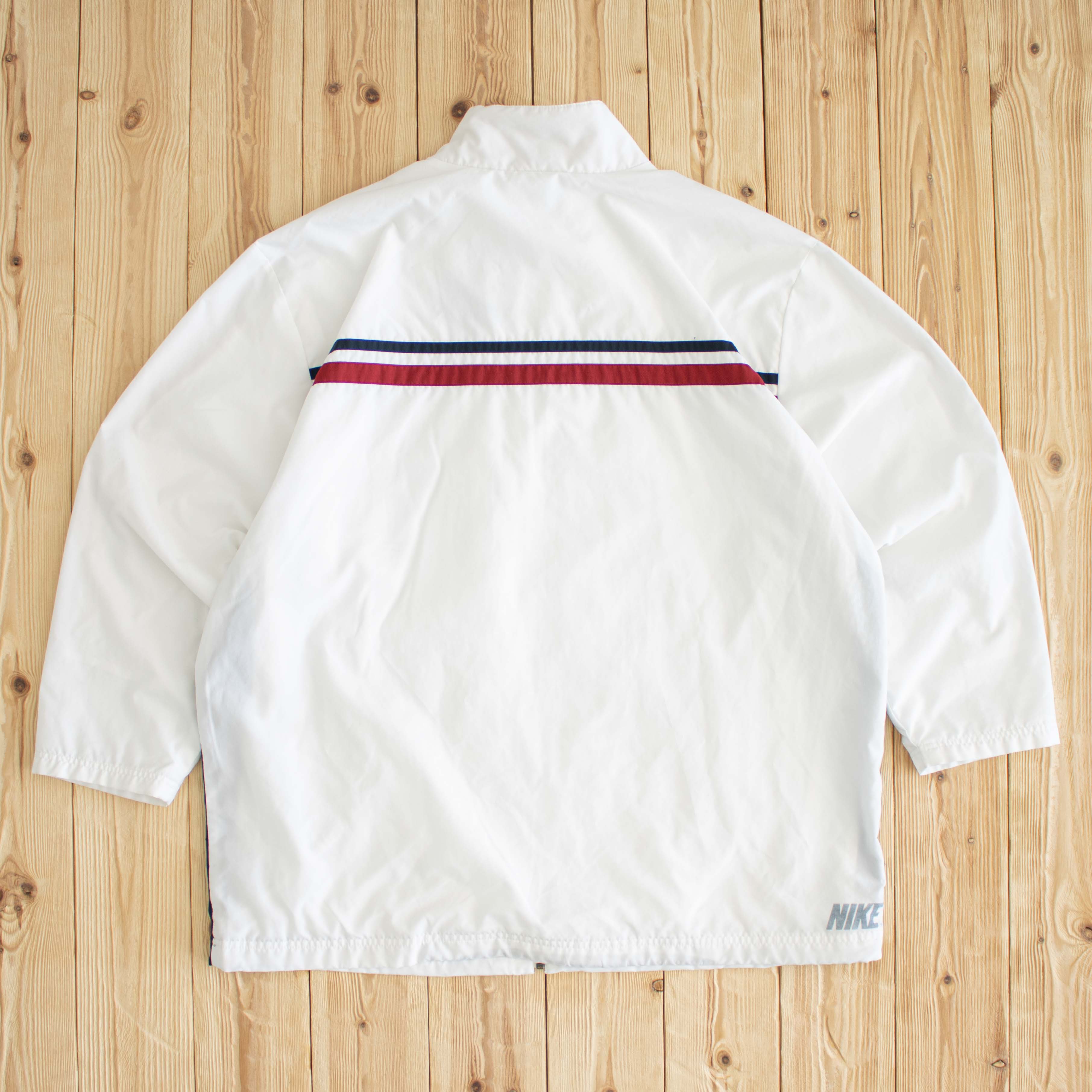 (L) Vintage Nike Essential Embroidered Jacket