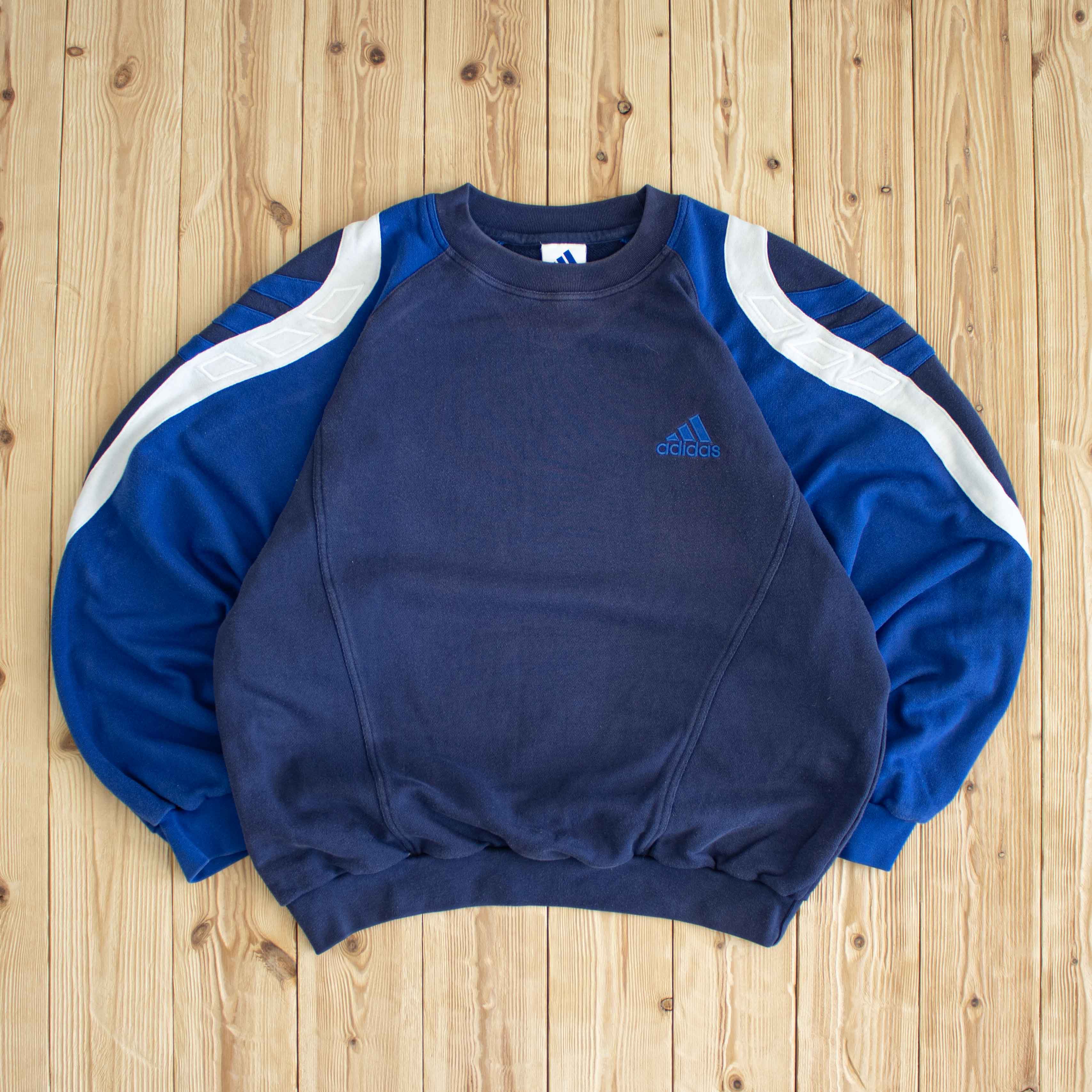 (L) Vintage Adidas Embroidered Sweatshirt
