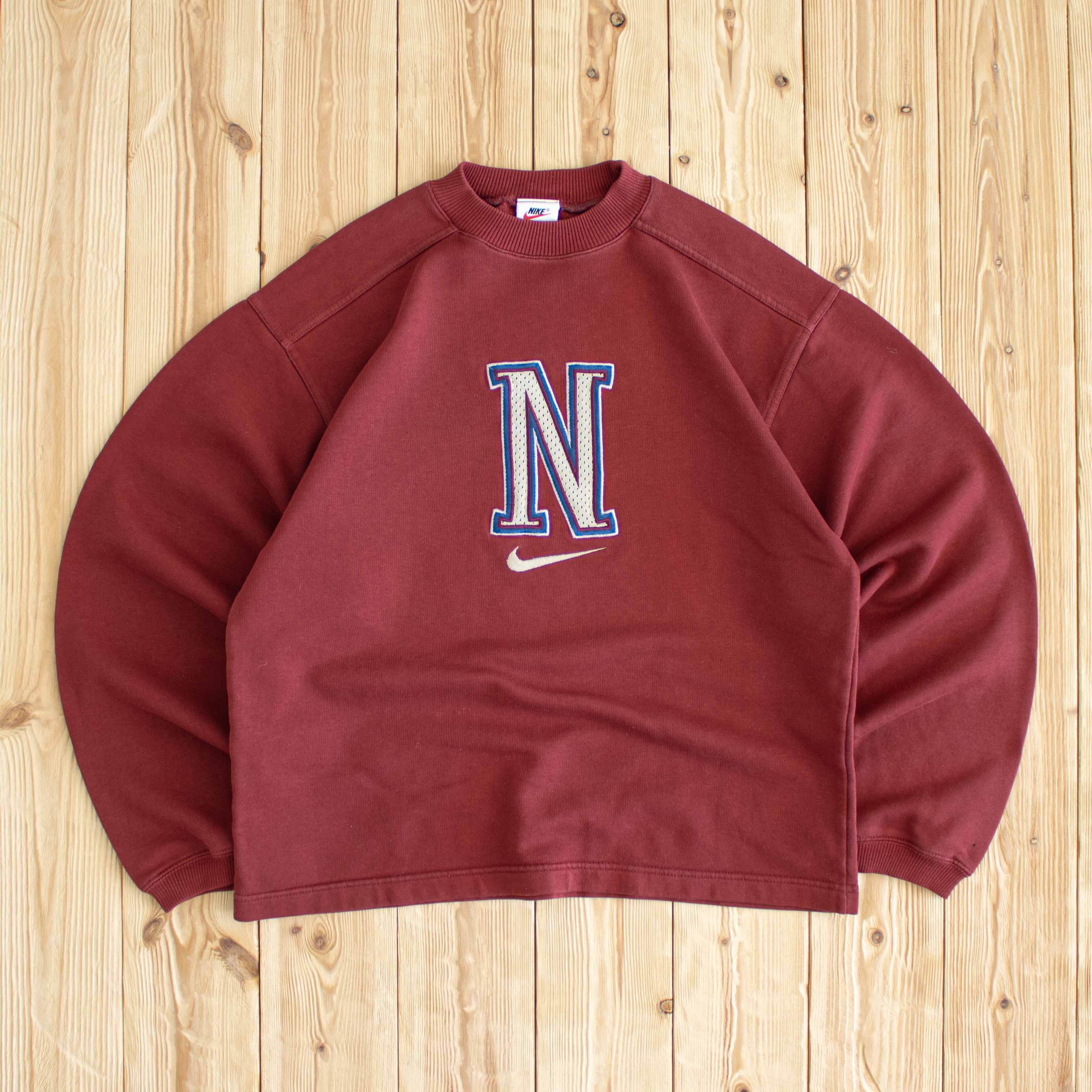 (S) Vintage Nike Logo Embroidered Sweatshirt
