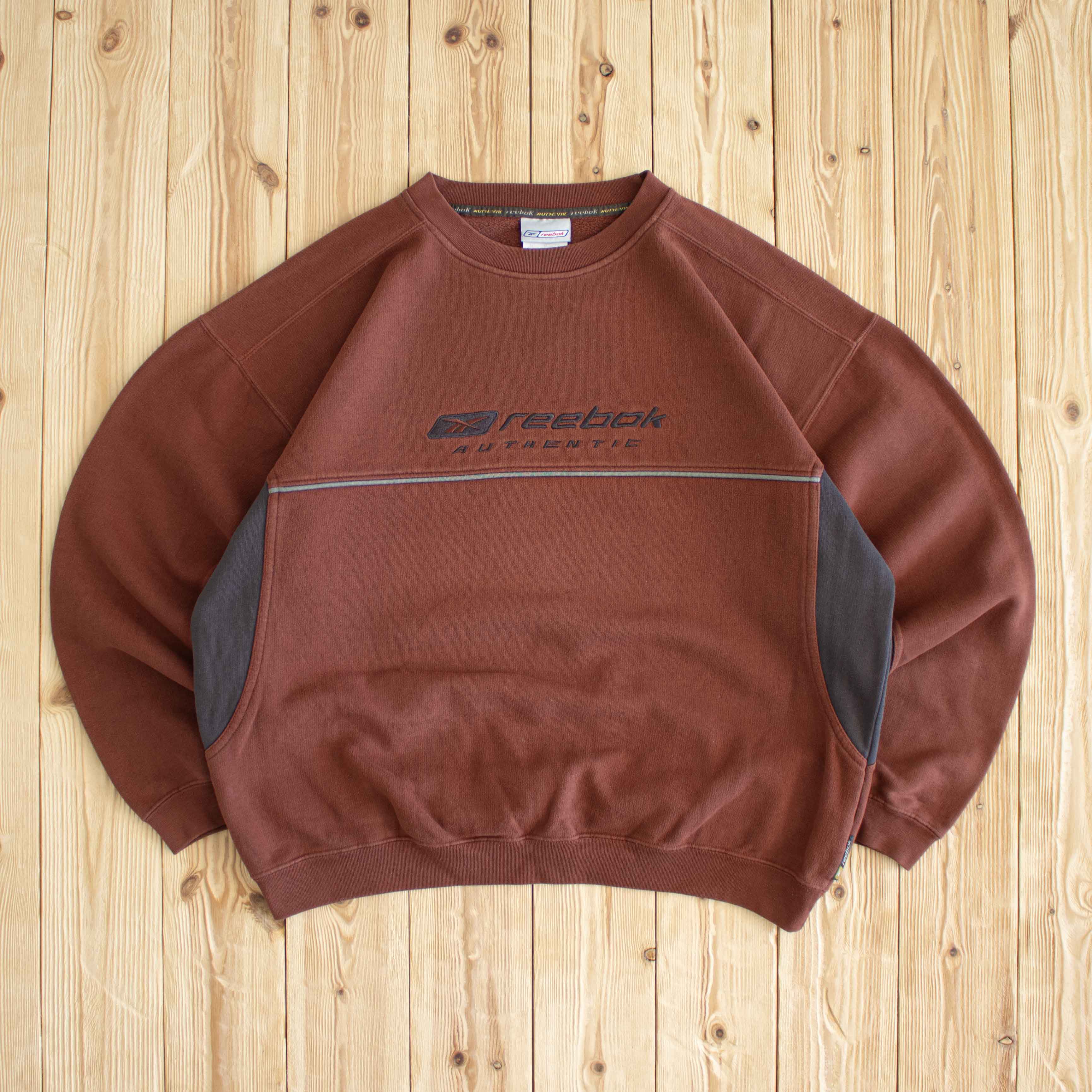 (M/L) Vintage Reebok Authentic Embroidered Sweatshirt