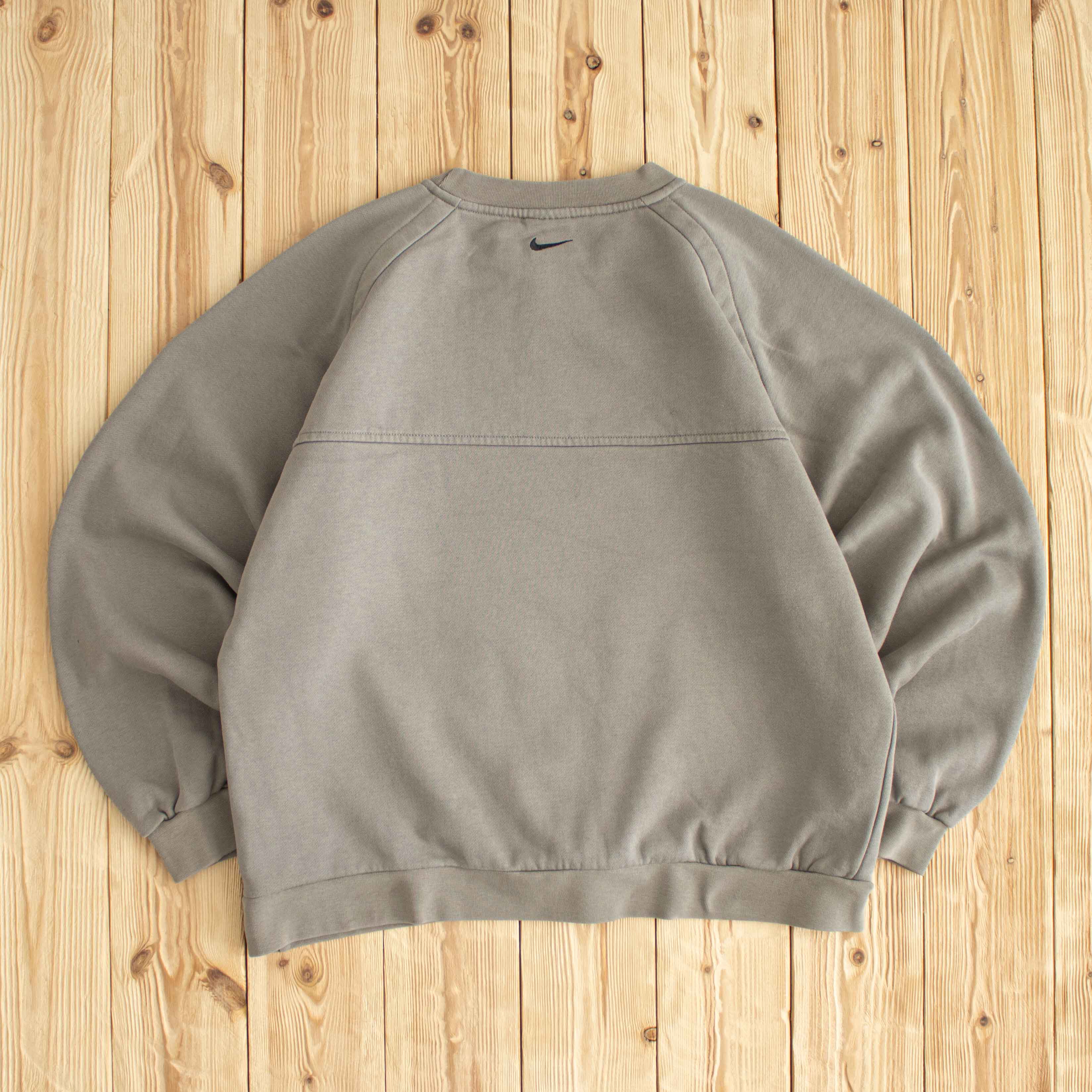 (S/M) Vintage Nike Spell Out Embroidered Sweatshirt
